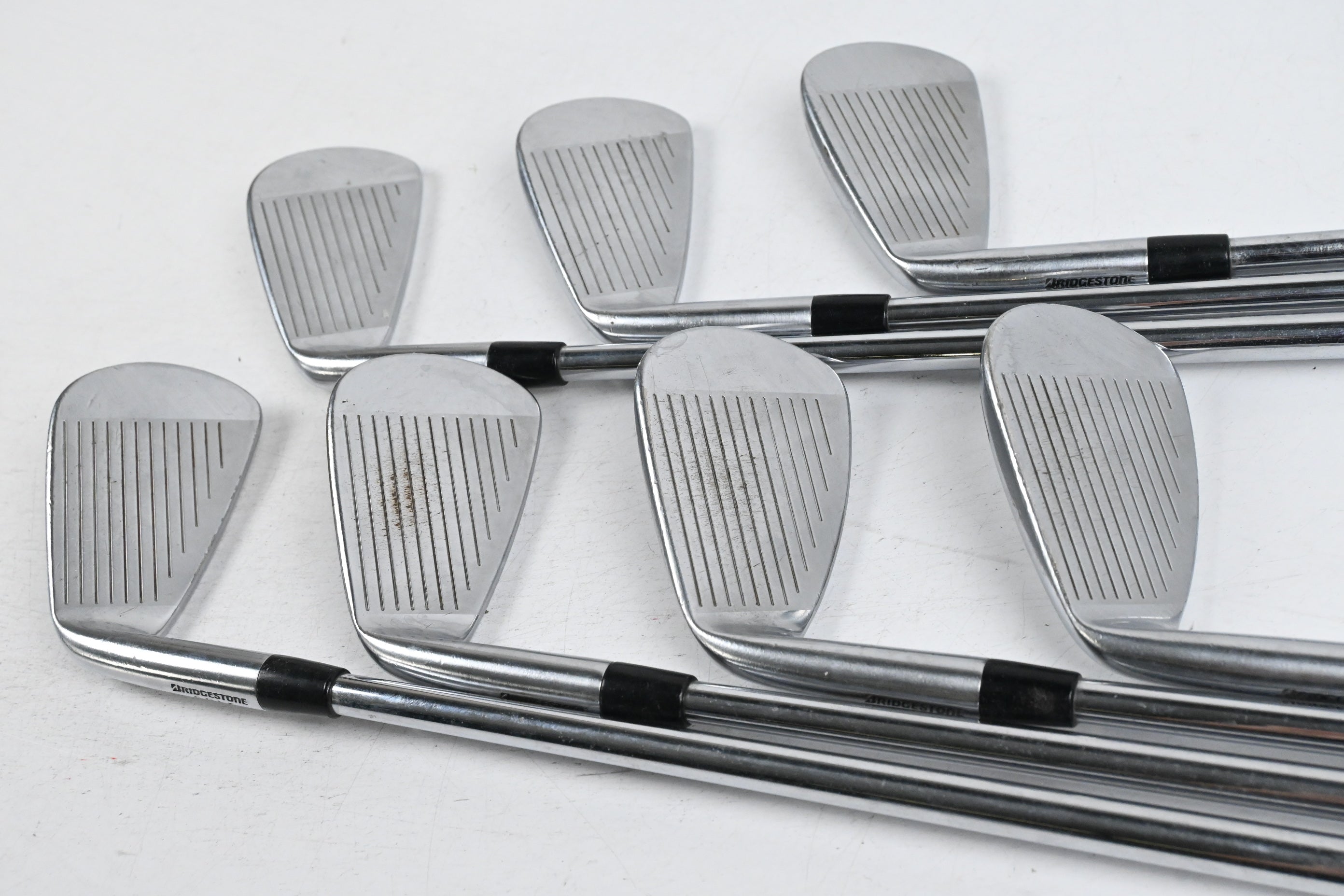 Bridgestone J40 Dual Pocket Cavity Irons / 4-PW / Regular Flex Project X Precision