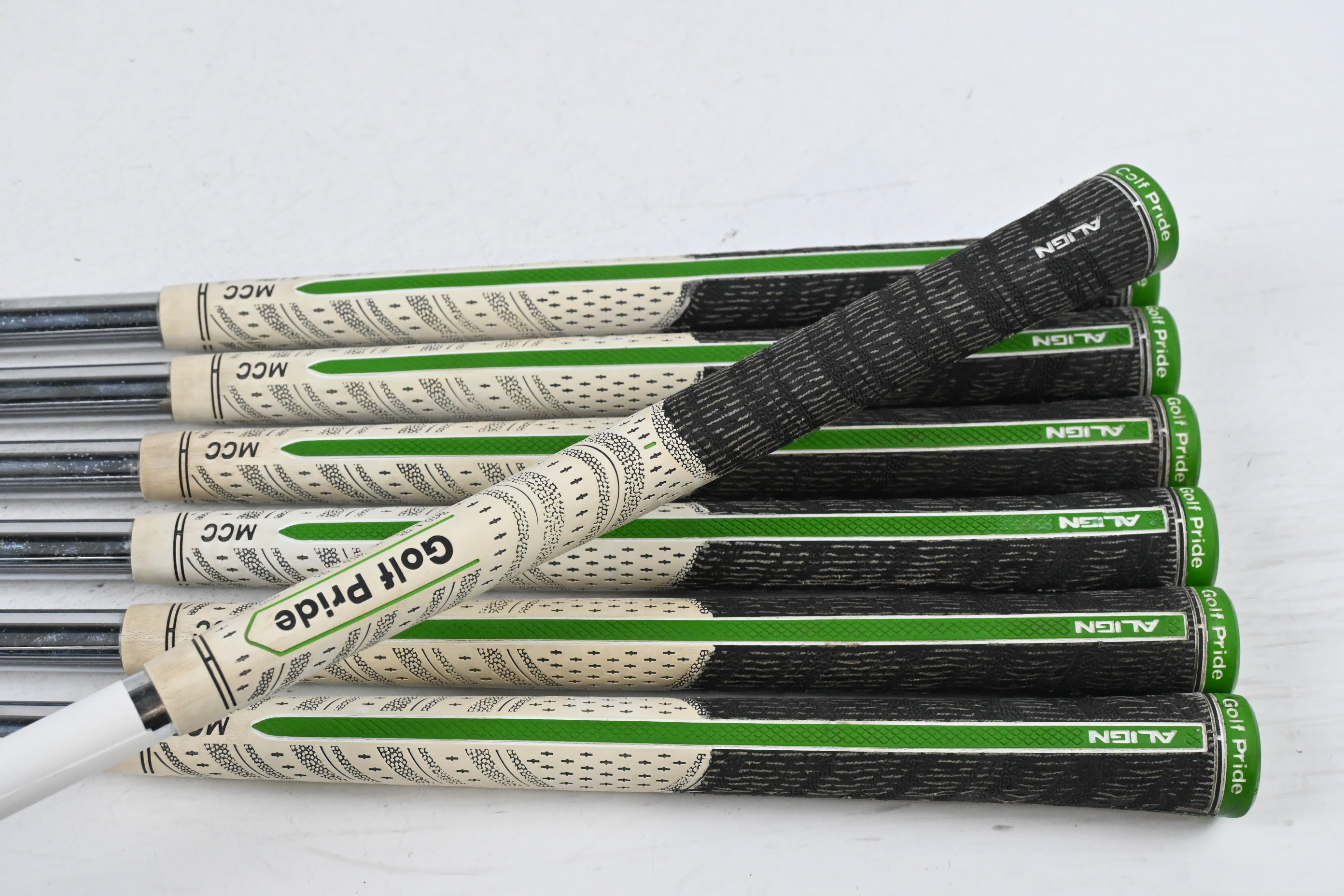 Bridgestone J40 Dual Pocket Cavity Irons / 4-PW / Regular Flex Project X Precision