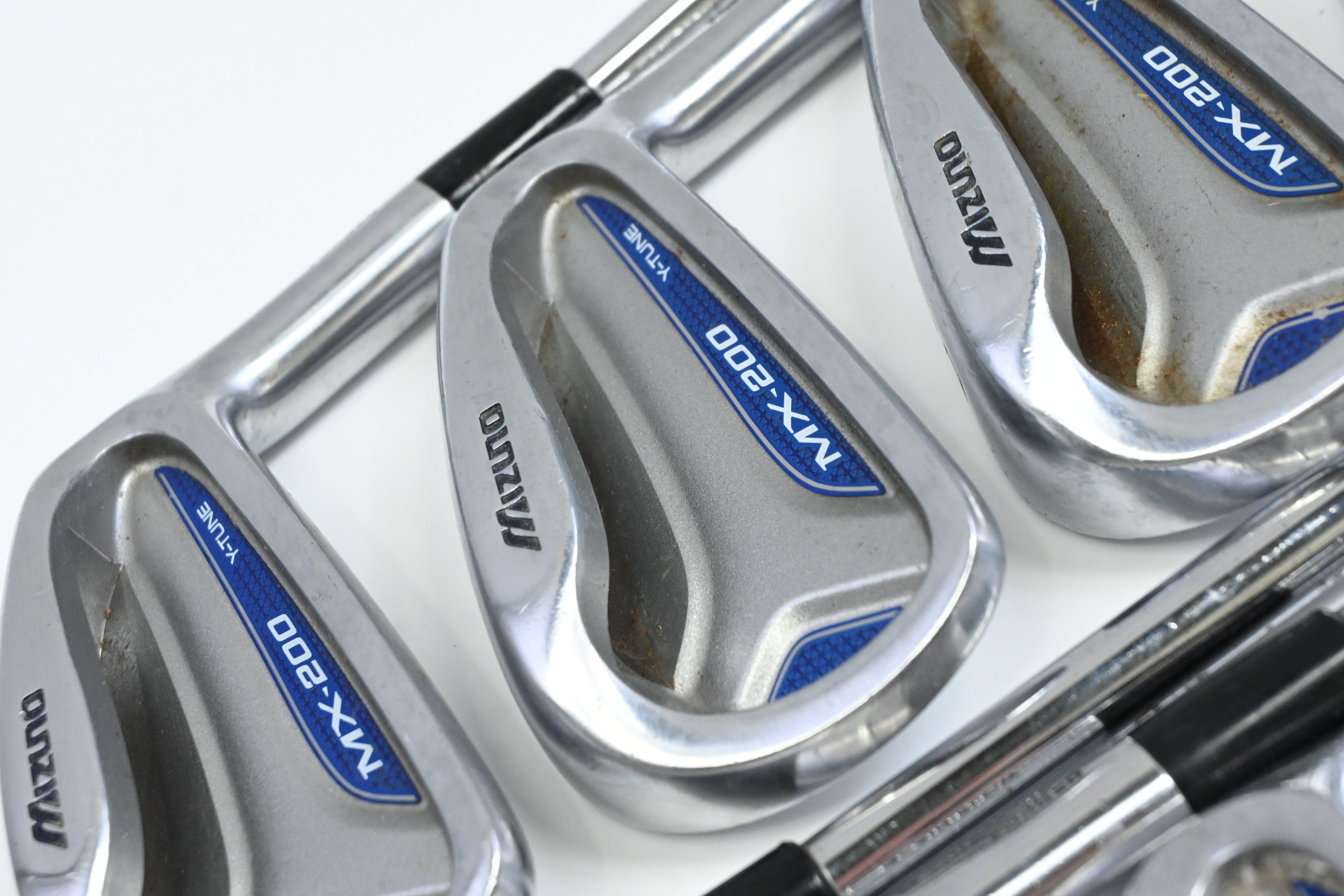 Mizuno MX-200 Irons / 3-PW+55° / Regular Flex Dynamic Gold XP R300 Shafts