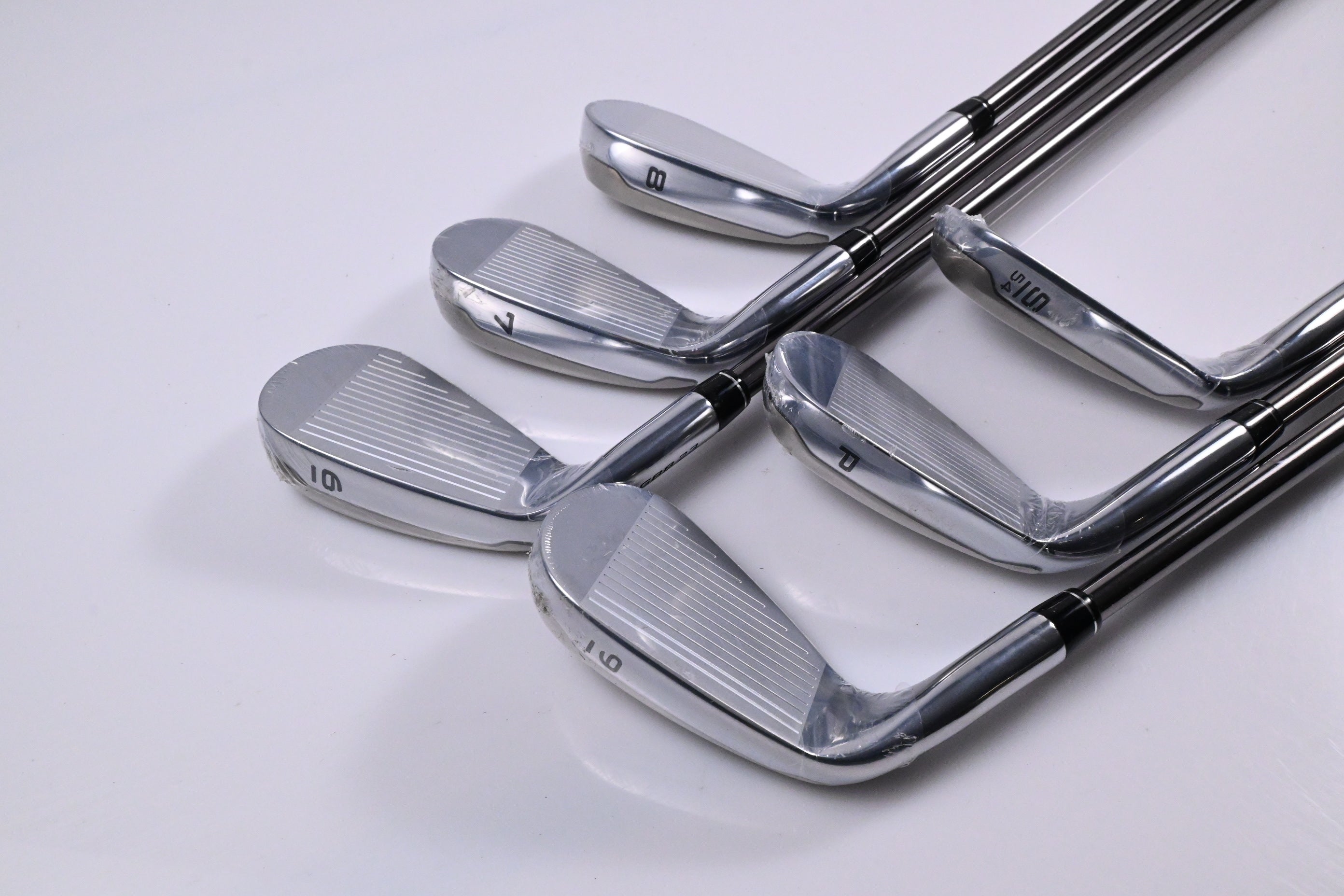 Callaway Great Big Bertha 2023 Irons / 6-PW+SW / Regular Flex UST Helium 60