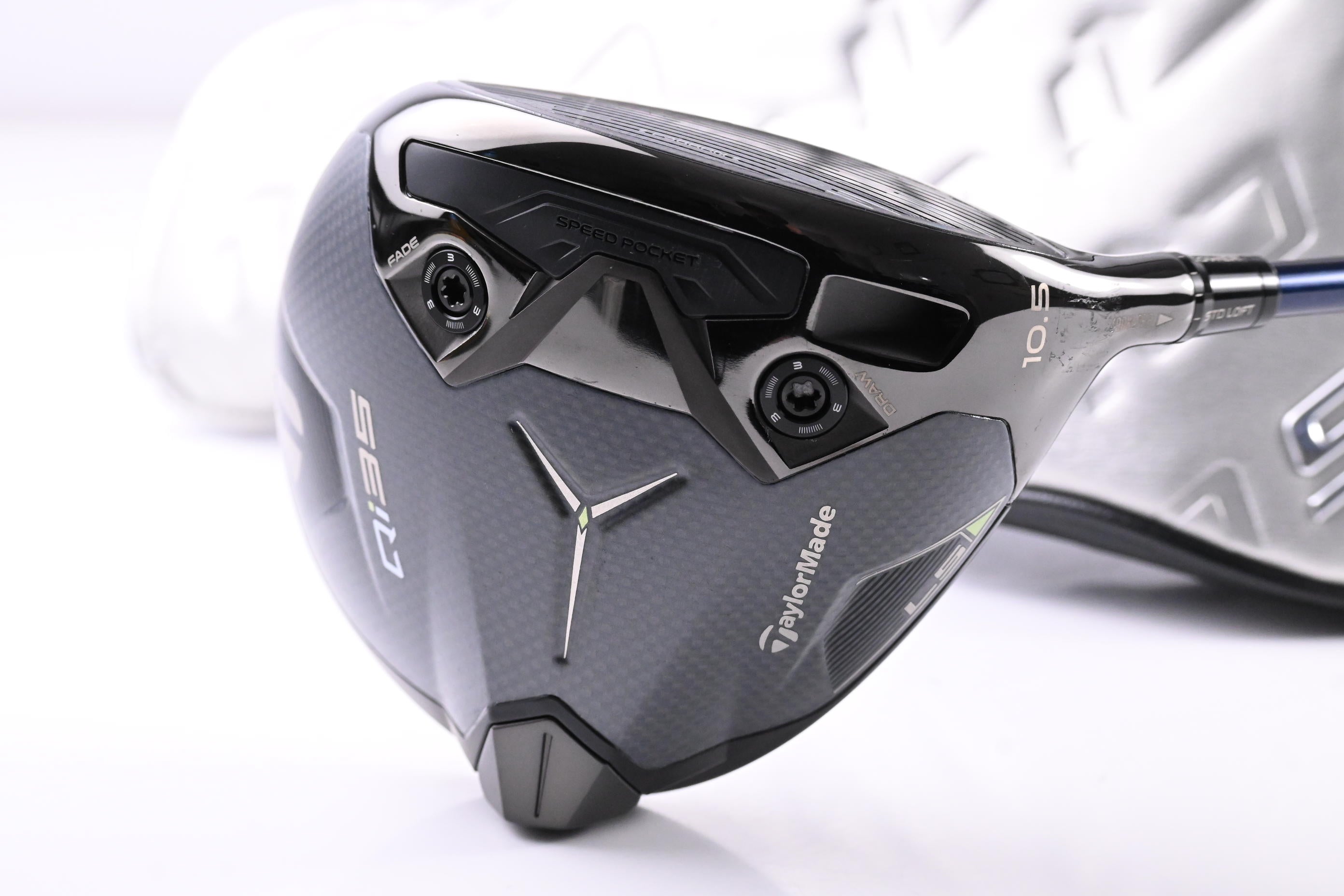 Taylormade Qi35 LS Driver / 10.5 Degree / Regular Flex Fujikura Ventus Blue 5