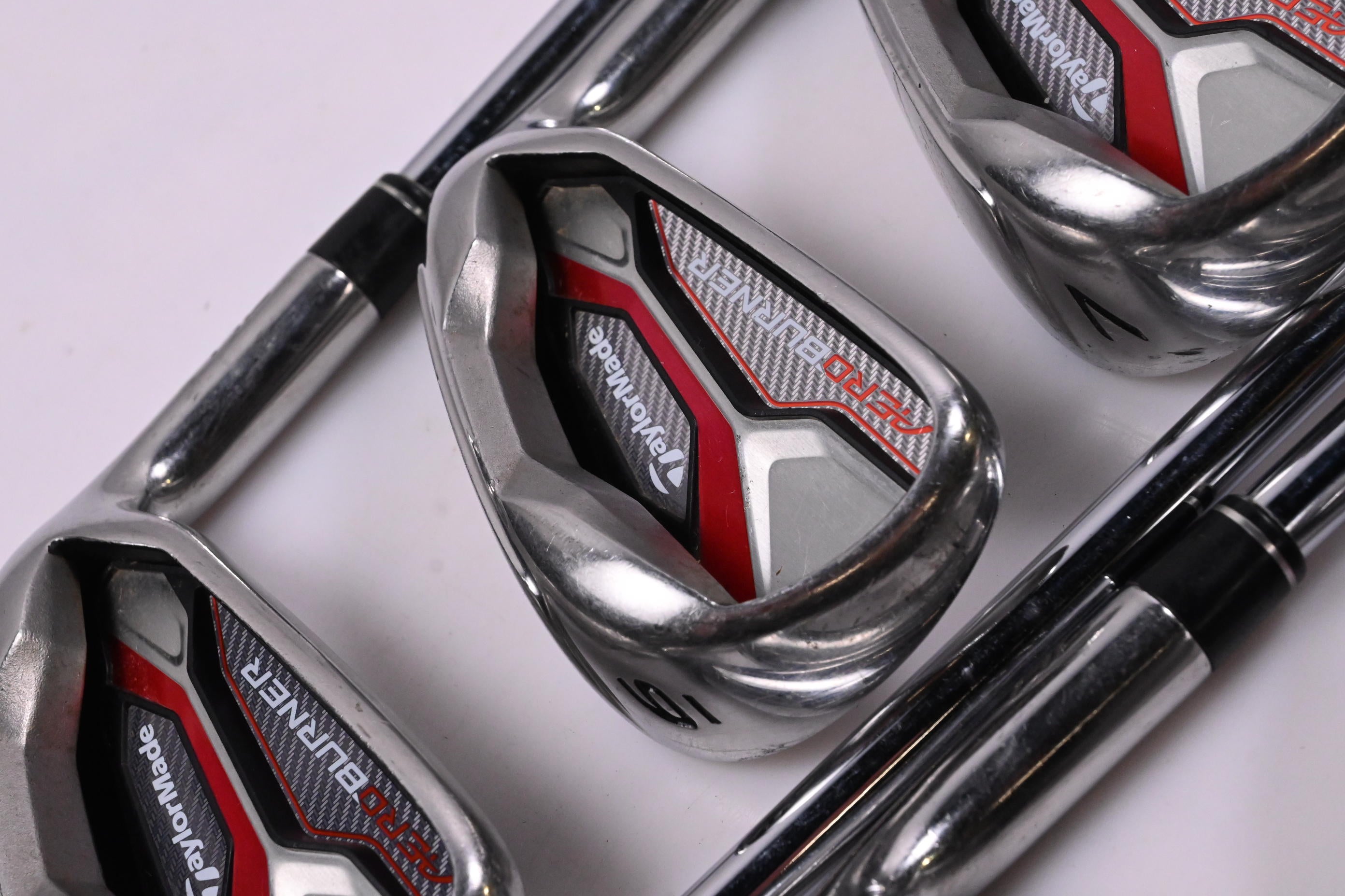Taylormade Aeroburner Irons / 5-PW+SW / Regular Flex Taylormade Shafts