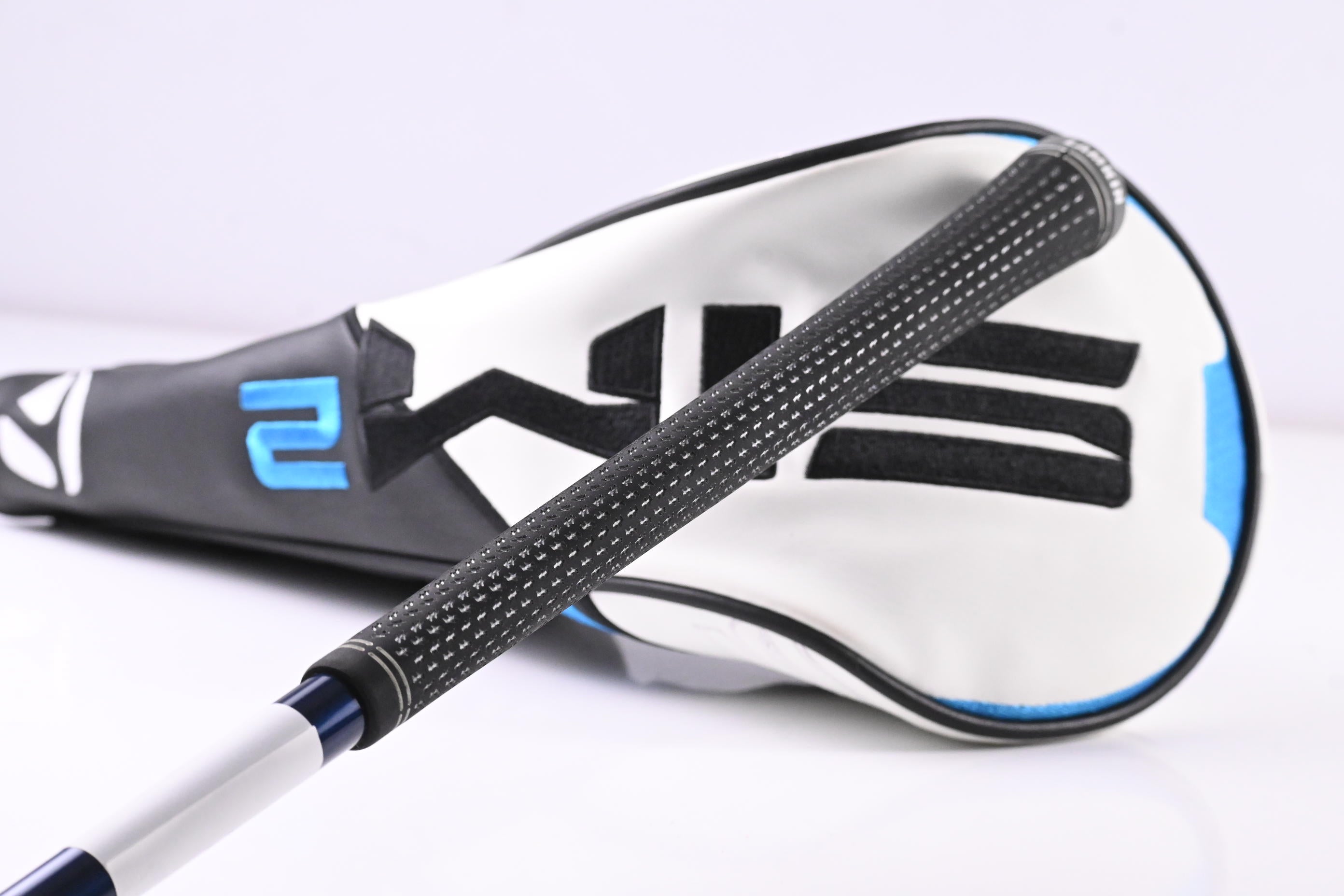 Taylormade SIM2 Max Driver / 10.5 Degree / Stiff Flex Ventus Blue 6 Shaft