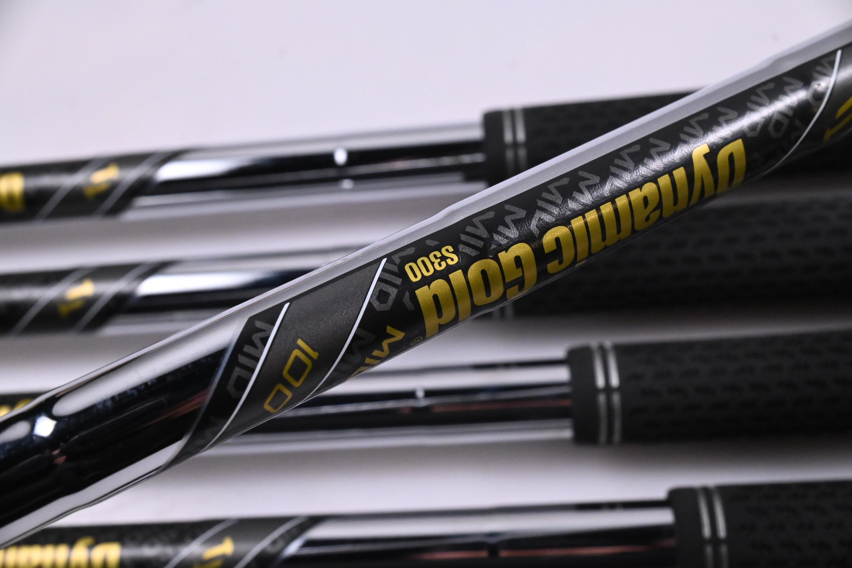 Callaway Apex Ai200 Irons / 4-PW / Stiff Flex Dynamic Gold MID 100 S300 Shafts