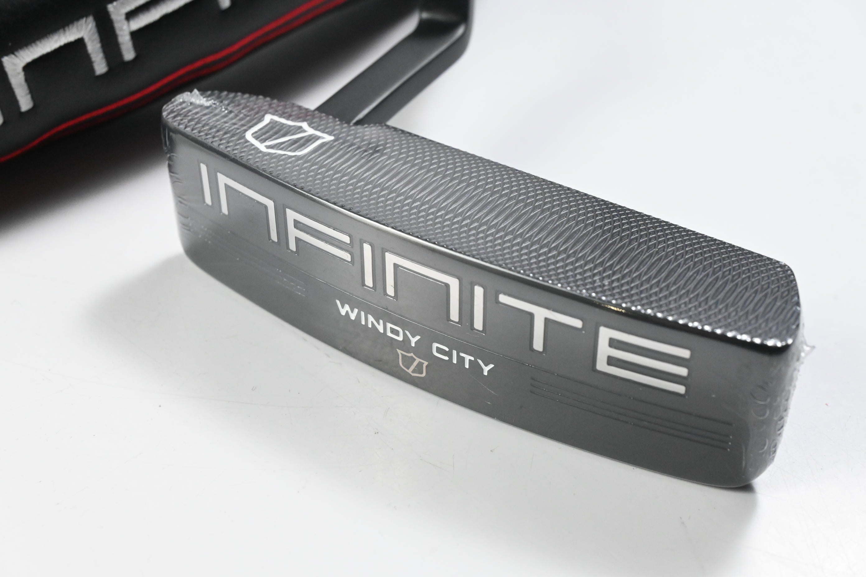 Left Hand Wilson Infinite Windy City 2024 Putter / 34 Inch