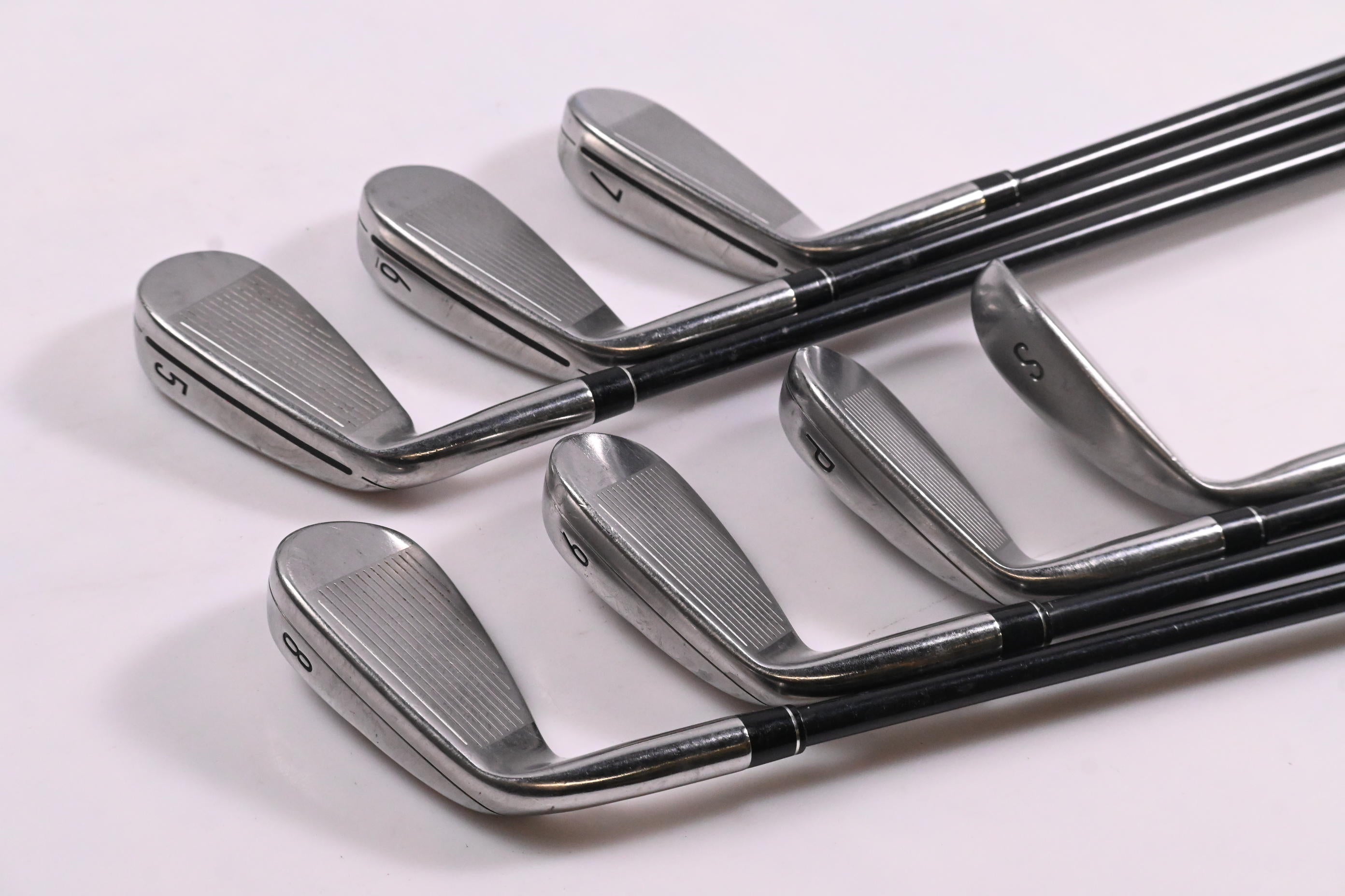 Taylormade M4 Irons / 5-PW+SW / Regular Flex Fujikura Atmos Red 6 Shafts