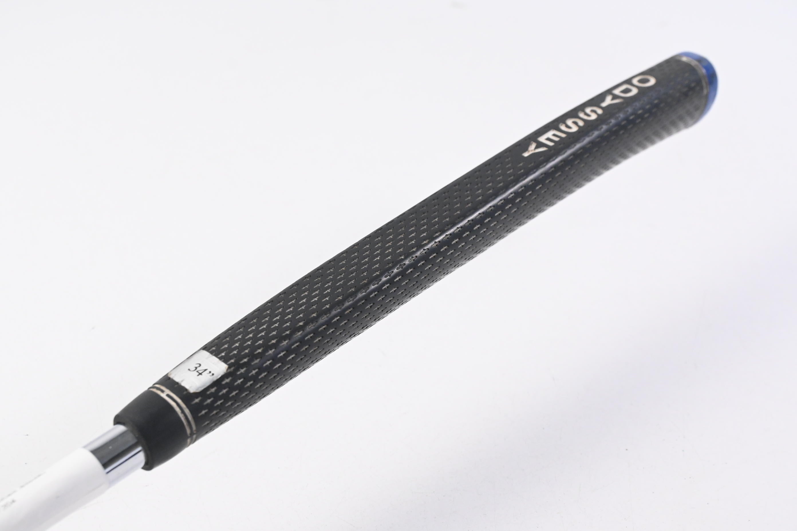 Odyssey White Hot RX V-Line Fang Putter / 34 Inch