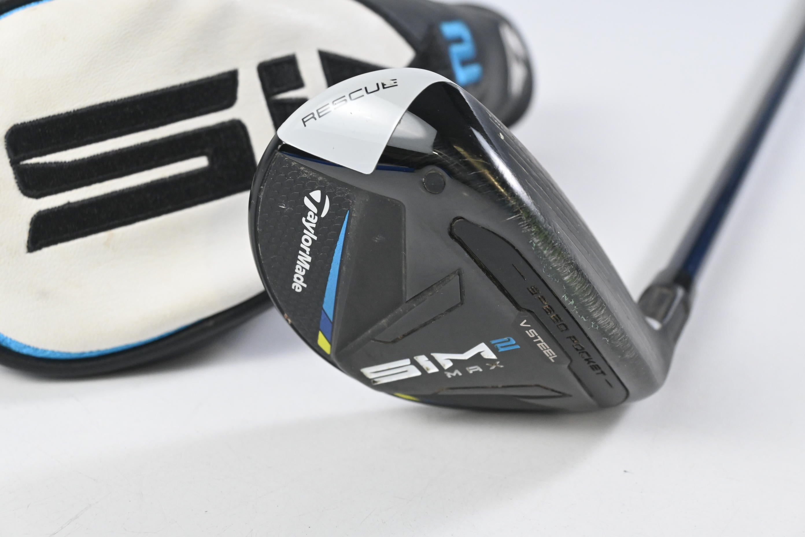 Taylormade SIM2 Max #3 Hybrid / 19 Degree / Regular Flex Fujikura Ventus Blue 6