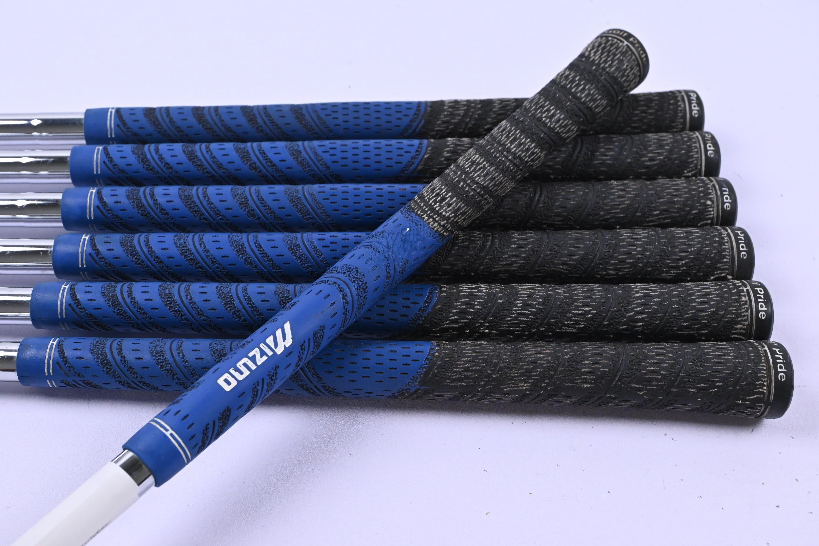 Left Hand Mizuno JPX 825 Irons / 4-PW / Regular Flex Dynalite Gold XP Shafts