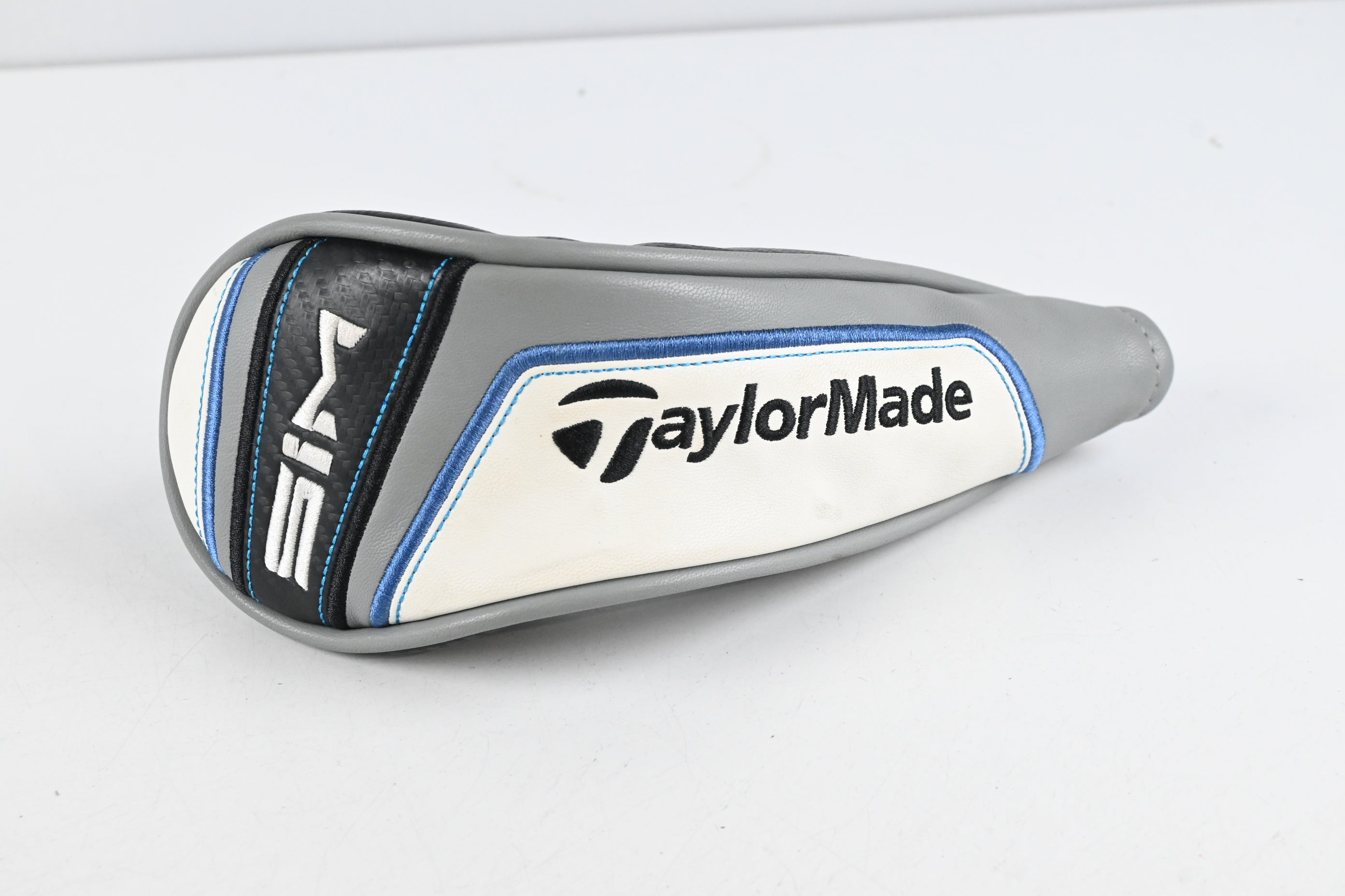 Taylormade SIM Max #4 Hybrid / 22 Degree / Stiff Flex Fujikura Ventus Blue 7 Shaft