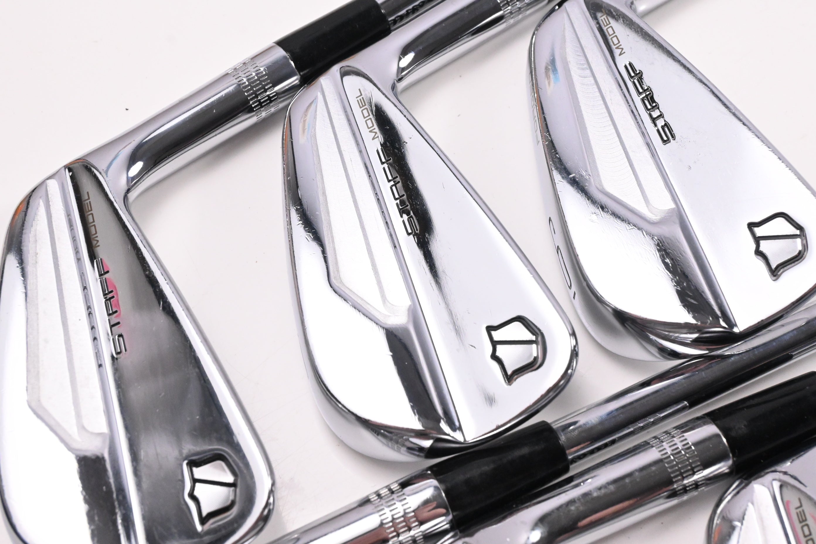 Wilson Staff Model Blade 2024 Irons / 4-PW / Stiff Flex Dynamic Gold Mid 115