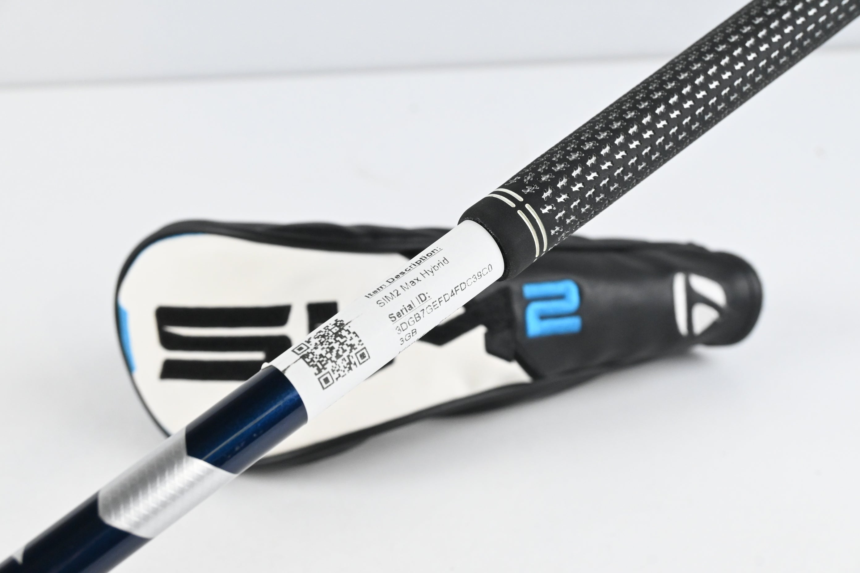 Taylormade SIM2 Max #4 Hybrid / 22 Degree / Regular Flex Fujikura Ventus Blue 6