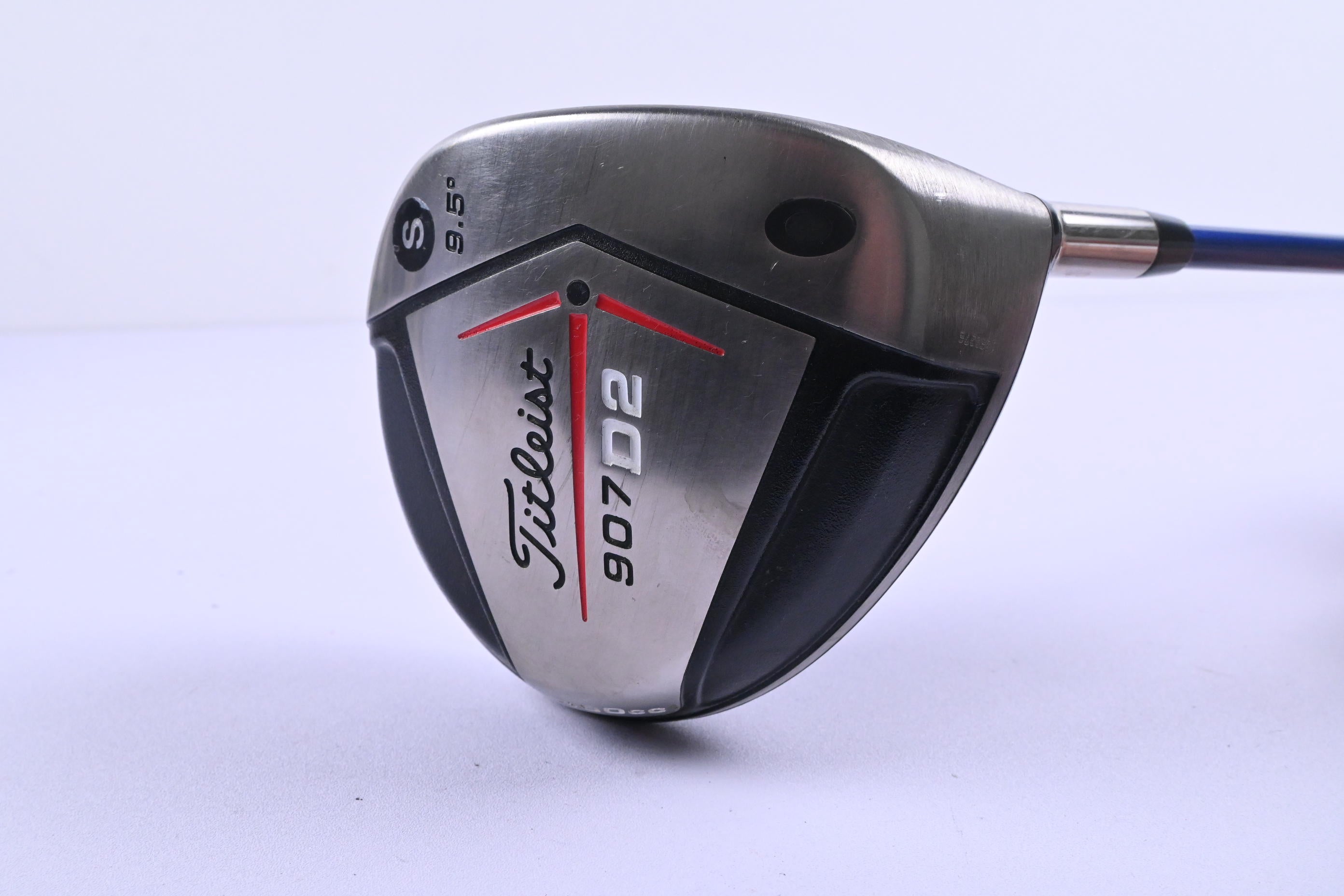 Titleist 907 D2 Driver / 9.5 Degree / Stiff Flex Graphite Design Tour AD YS-6+