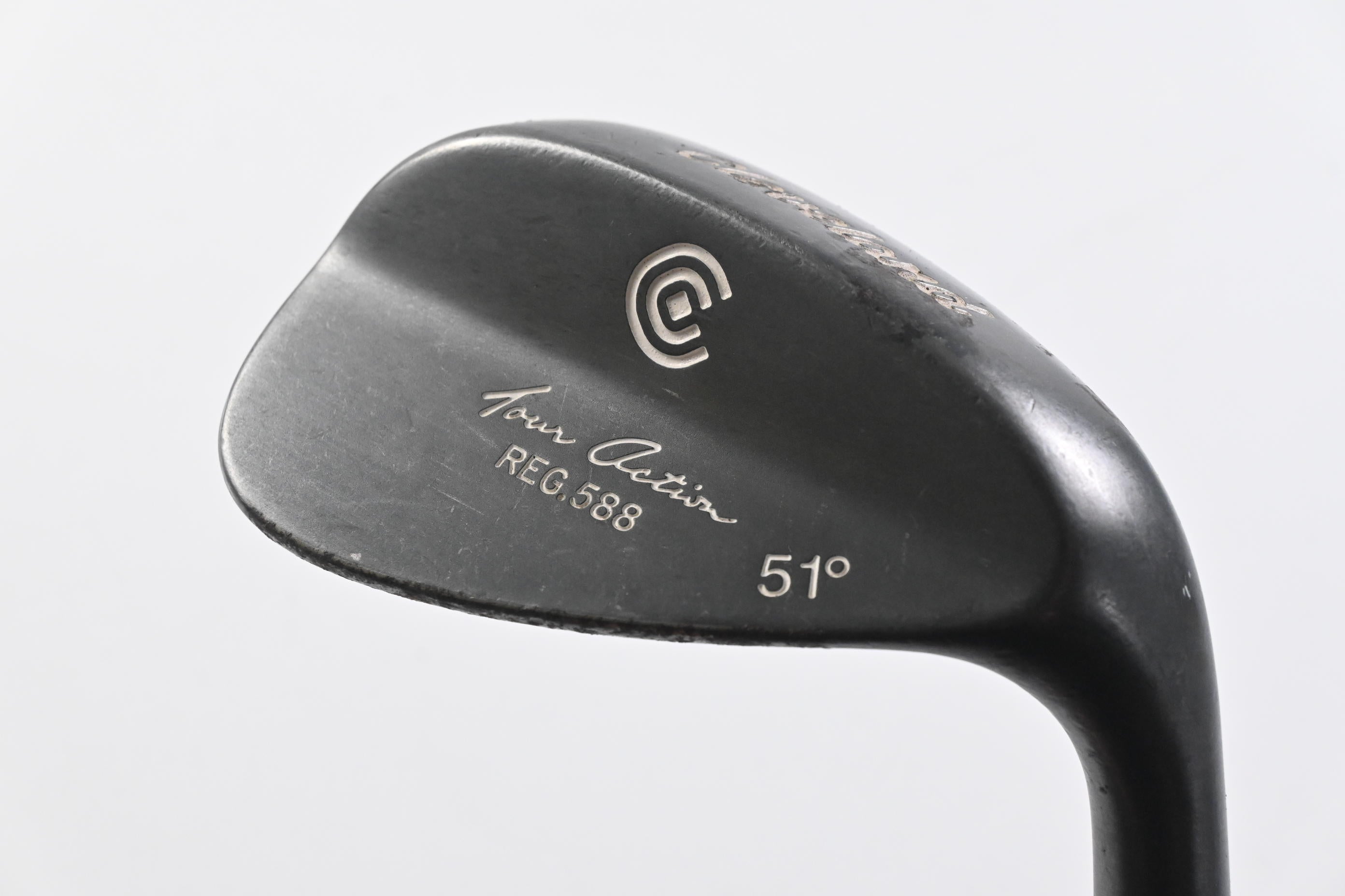 Cleveland 588 Tour Action Gap Wedge / 51 Degree / Wedge Flex Dynamic Gold Shaft