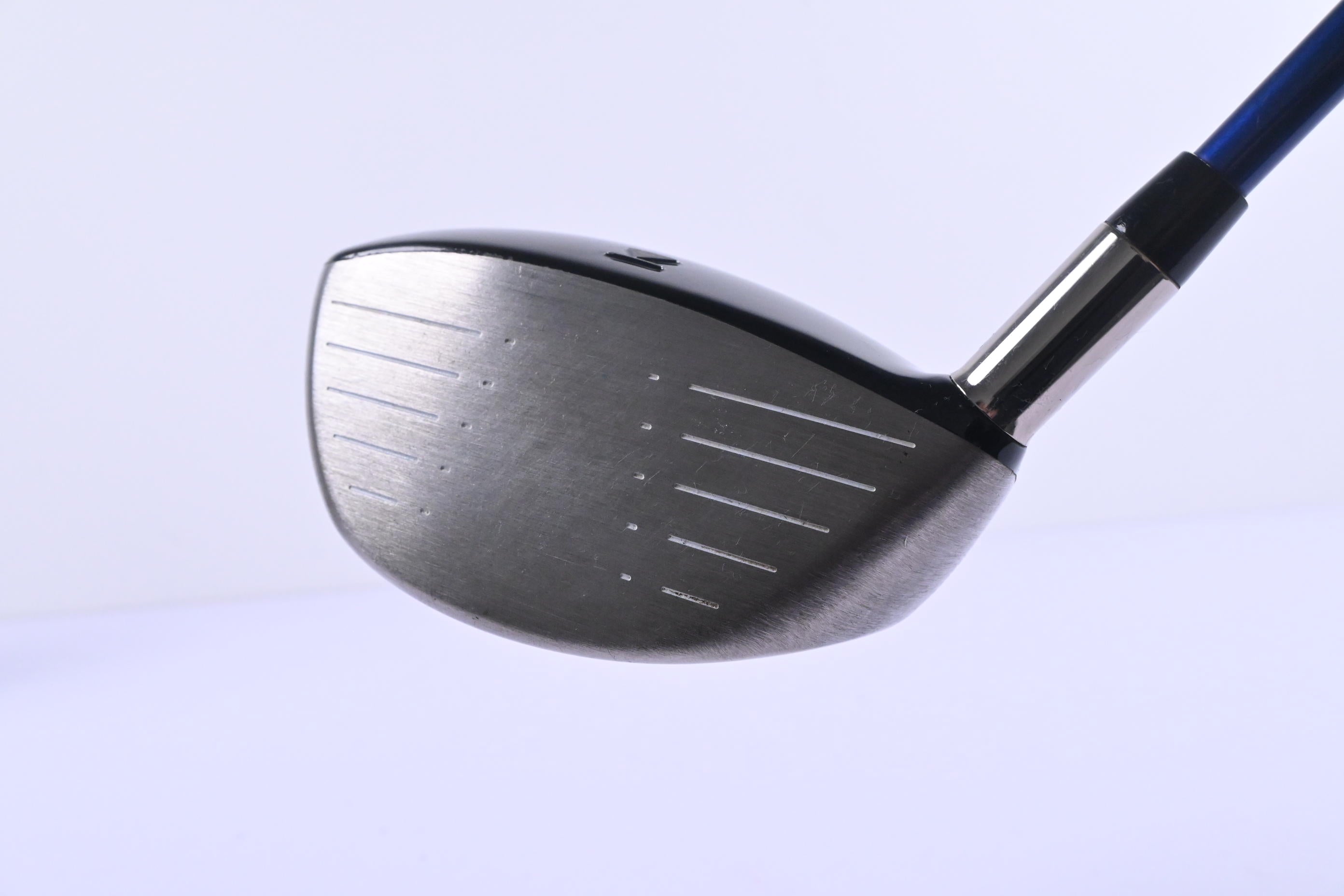 Titleist 907 D2 Driver / 9.5 Degree / Stiff Flex Graphite Design Tour AD YS-6+