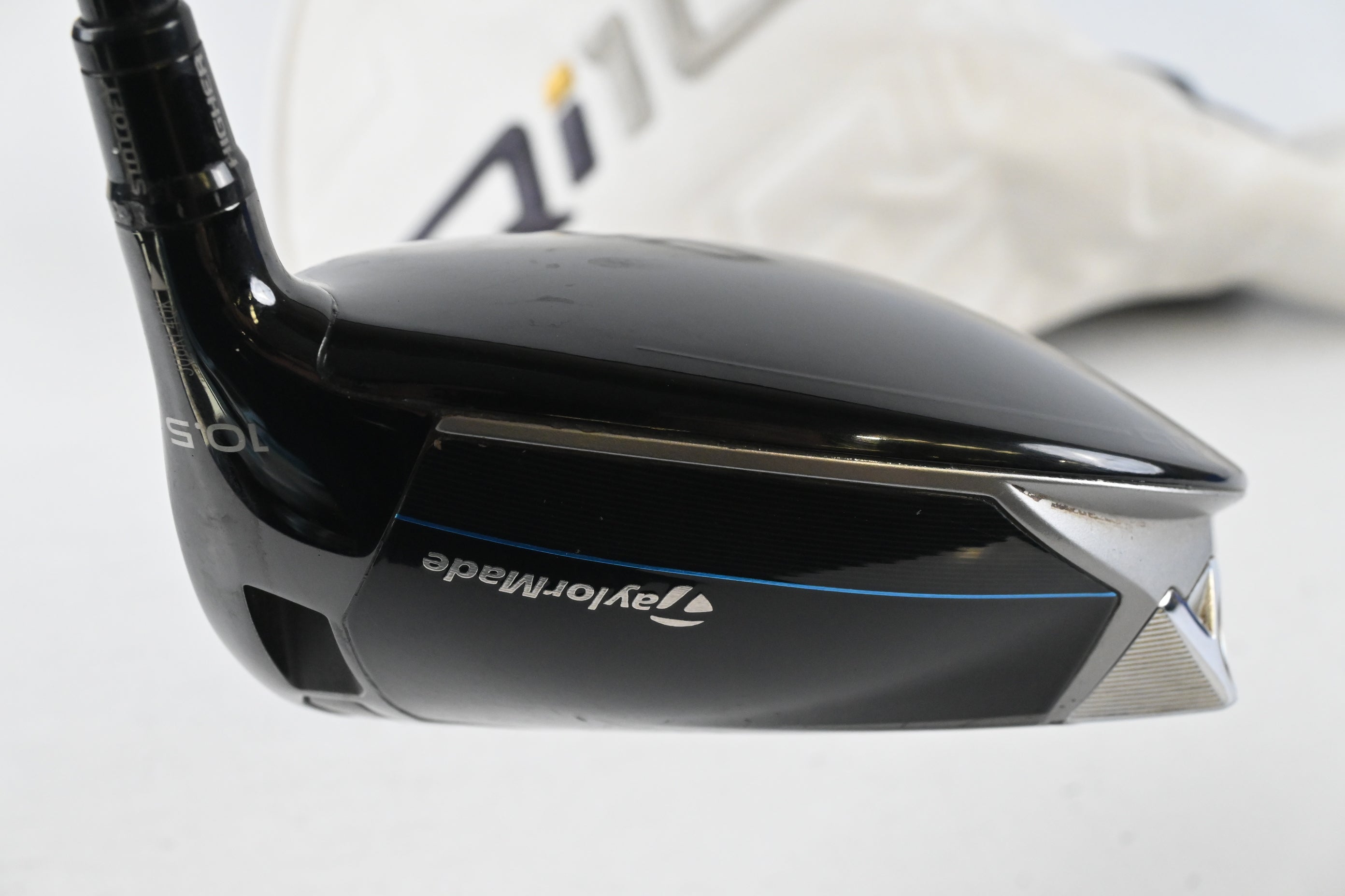 Taylormade Qi10 LS Driver / 10.5 Degree / Regular Flex Fujikura Atmos Red 5