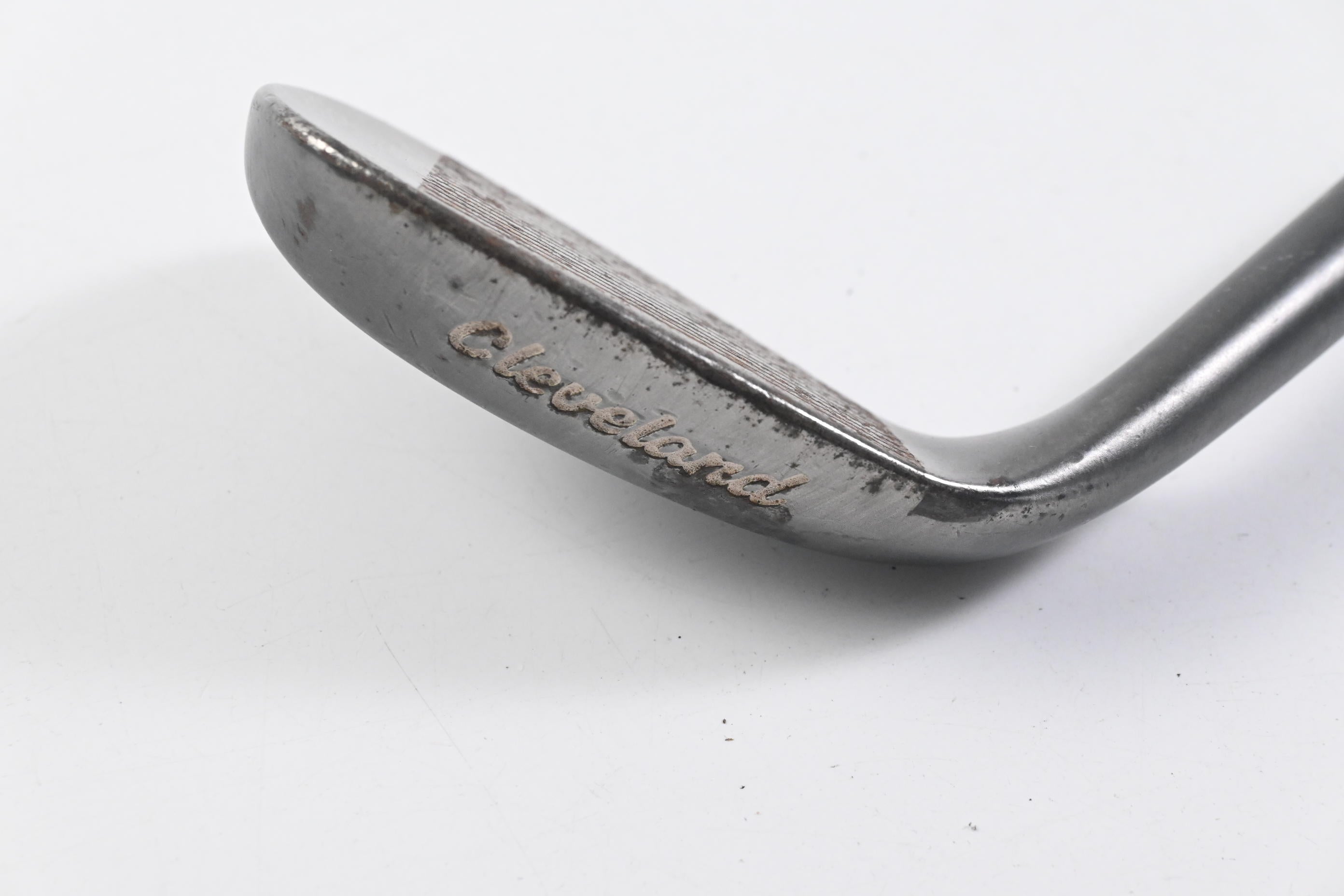 Cleveland 588 Tour Action Gap Wedge / 51 Degree / Wedge Flex Dynamic Gold Shaft