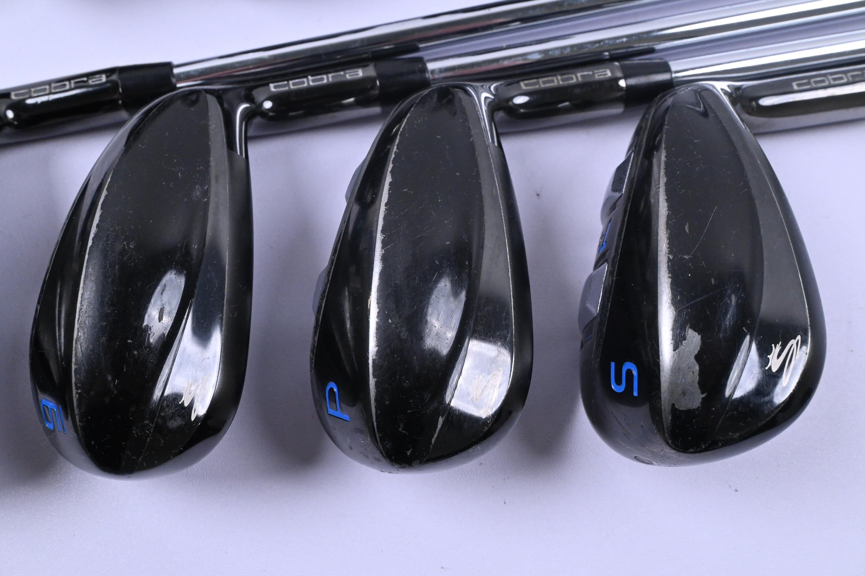 Cobra T-Rail Hybrid Combo Irons / 5H+6-PW+SW / Regular Flex Cobra Ultralite