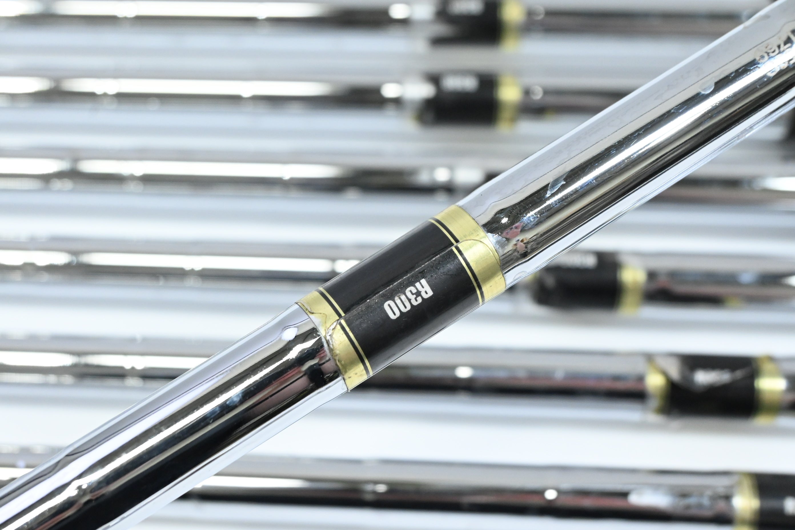 Mizuno MX-300 Irons / 3-PW / Regular Flex Dynalite Gold R300 Shafts