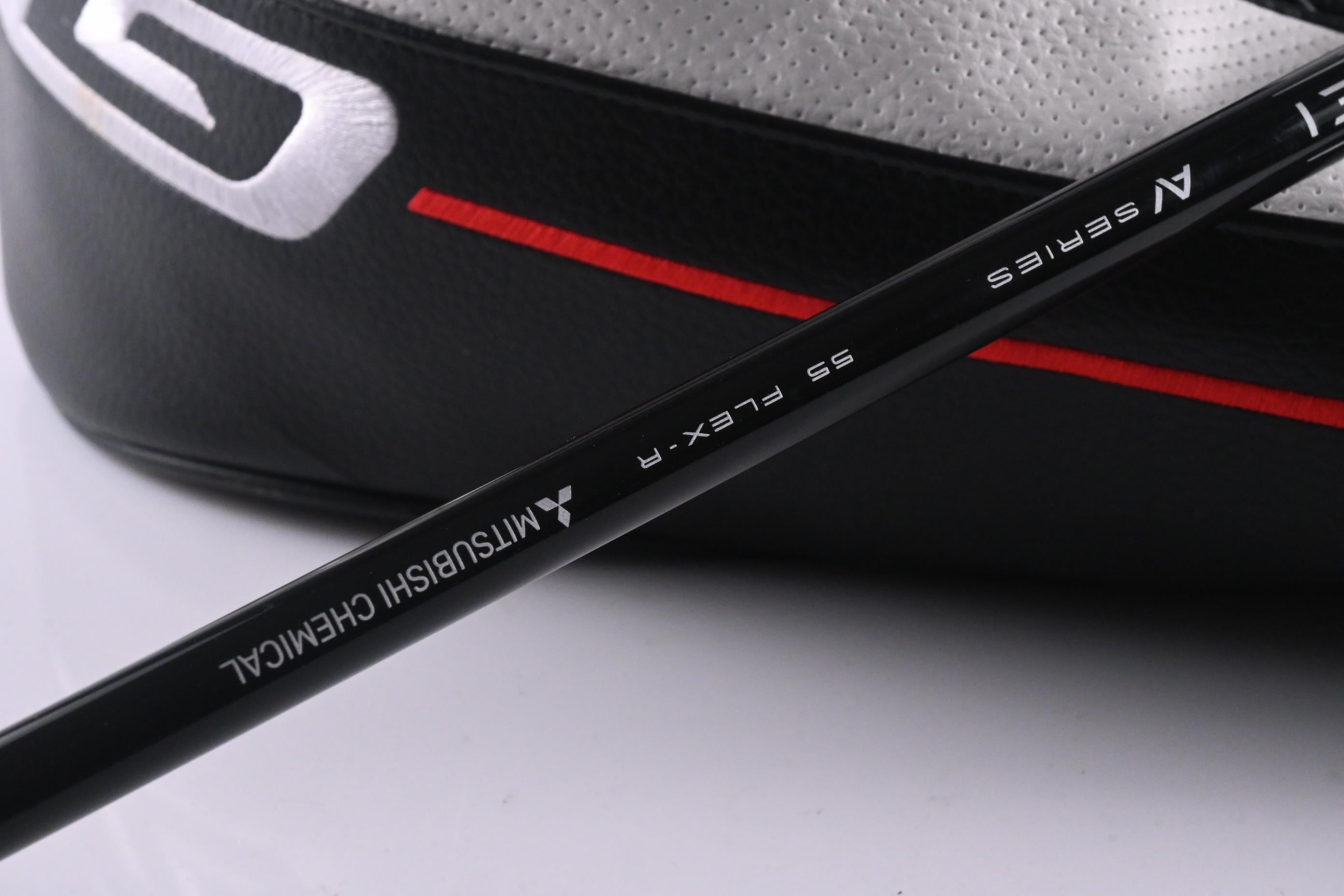 Titleist GT3 Driver / 9 Degree / Regular Flex Tensei AV Blue 55 Shaft w/ SFW