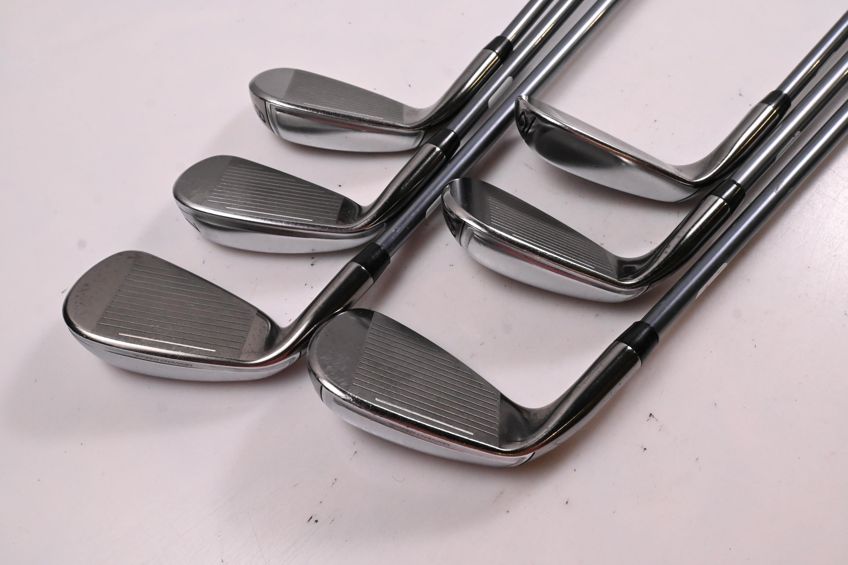 Cobra King F6 Irons / 6-PW+GW / Senior Flex Matrix Ozik Q4 Red Tie 65 Shafts