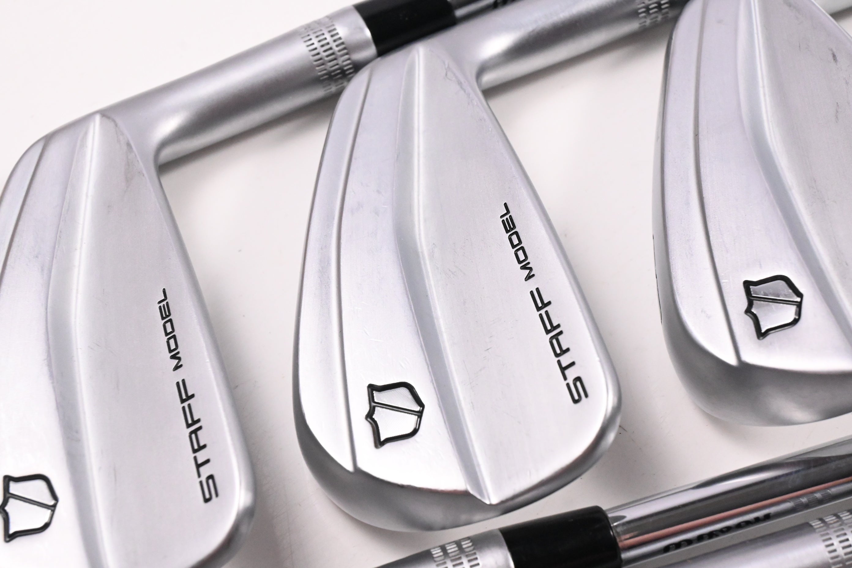 Wilson Staff Model Blade 2026 Irons / 5-PW / Stiff Flex Dynamic Gold Mid 115