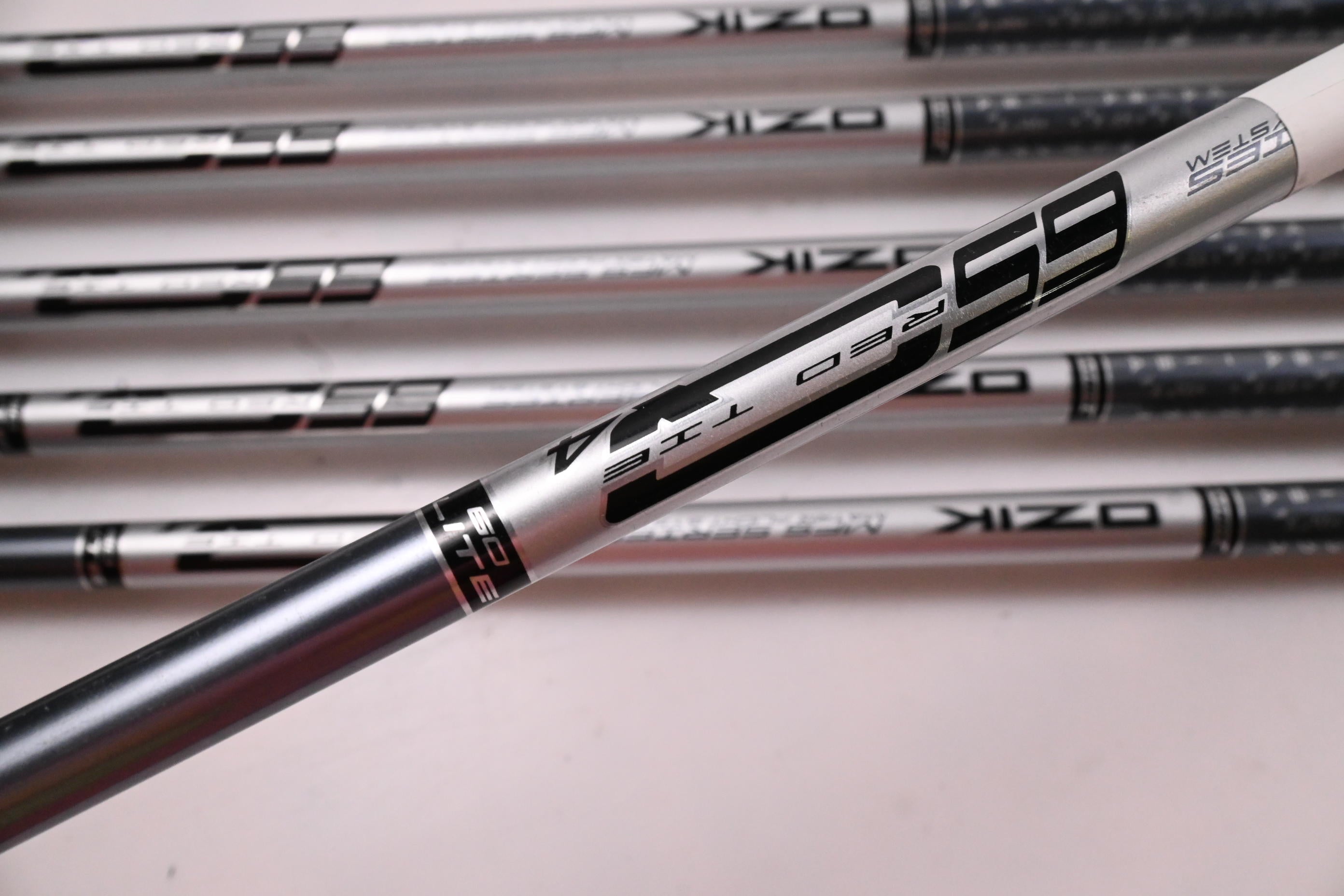 Cobra King F6 Irons / 6-PW+GW / Senior Flex Matrix Ozik Q4 Red Tie 65 Shafts
