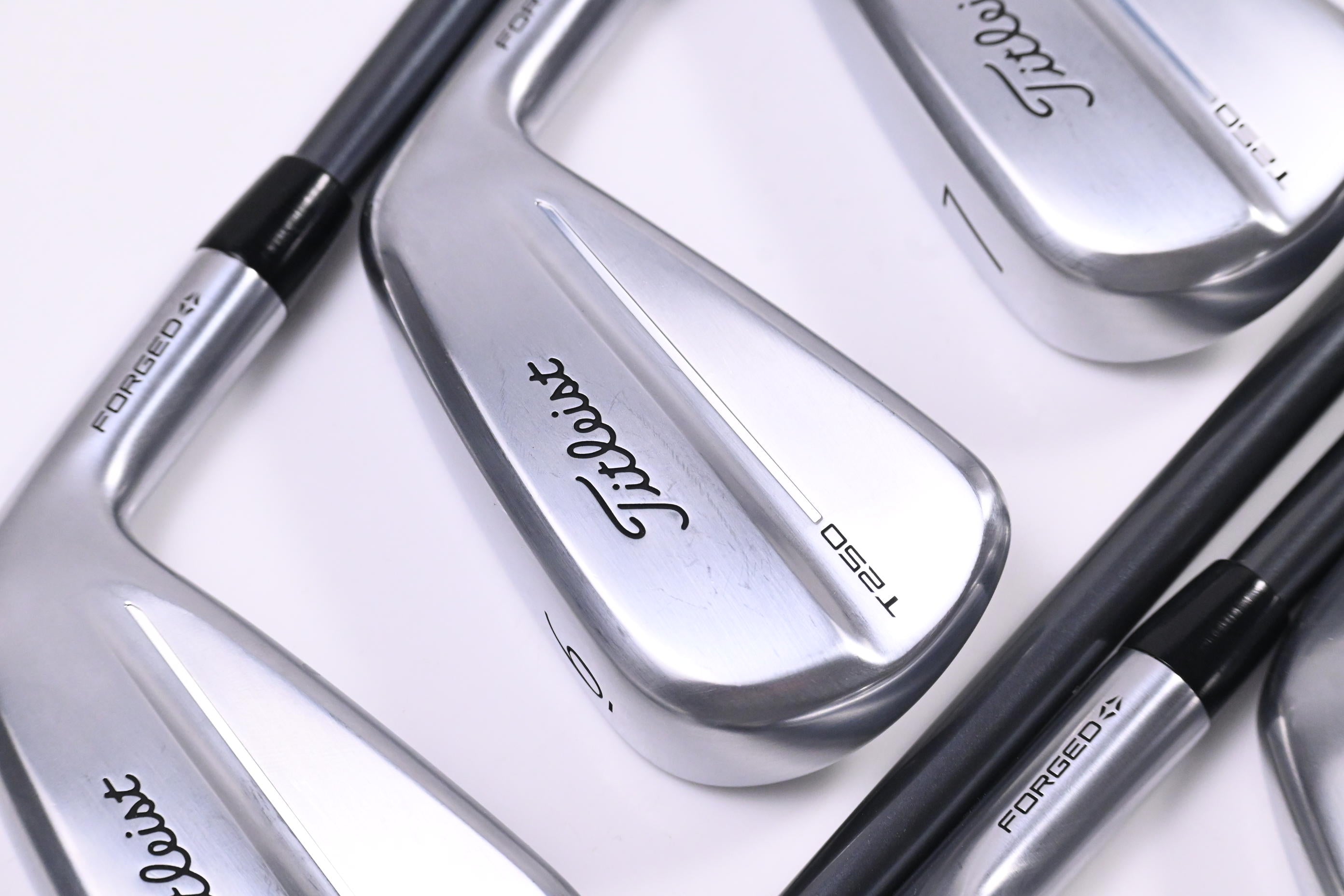 Titleist T250 2025 Irons / 5-PW+GW / Regular Flex MMT AMC Red 65 Shafts