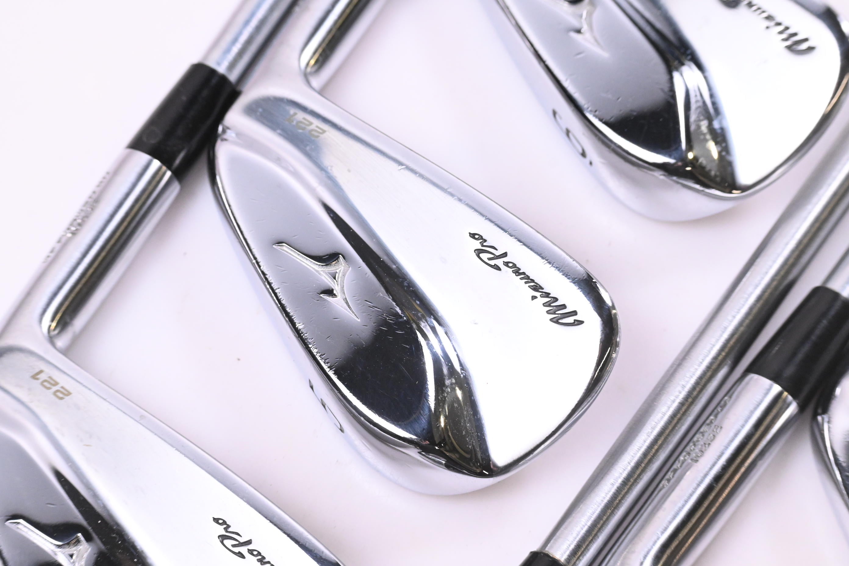 Mizuno Pro 221 Irons / 4-PW / Stiff Flex Project X L5 110 Shafts