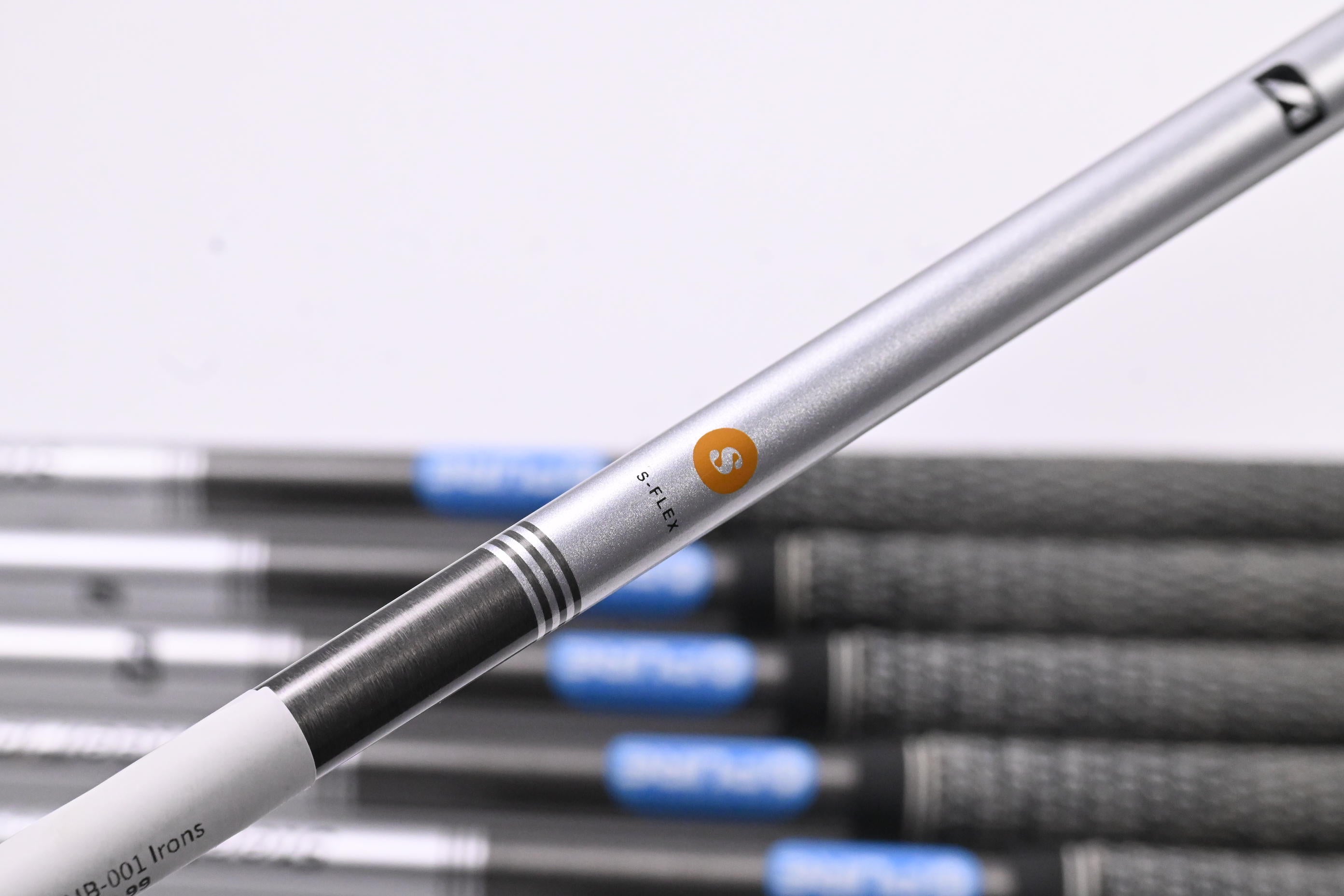 Miura MB-001 Irons / 4-PW / Stiff Flex Aerotech Steelfiber i95 Shafts