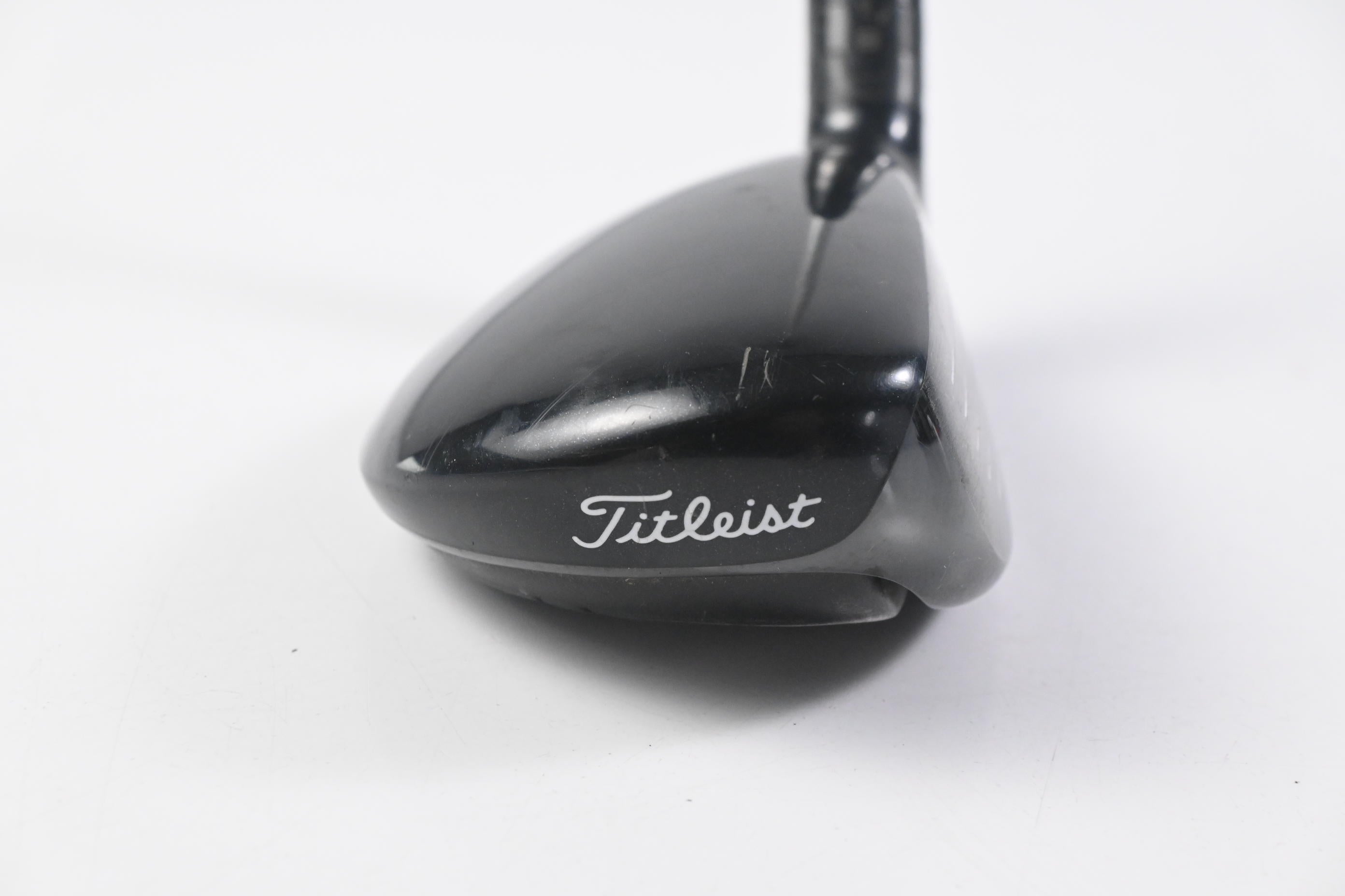 Titleist 915H #2 Hybrid / 18 Degree / Stiff Flex Aldila Rogue 95 MSI 85 Shaft