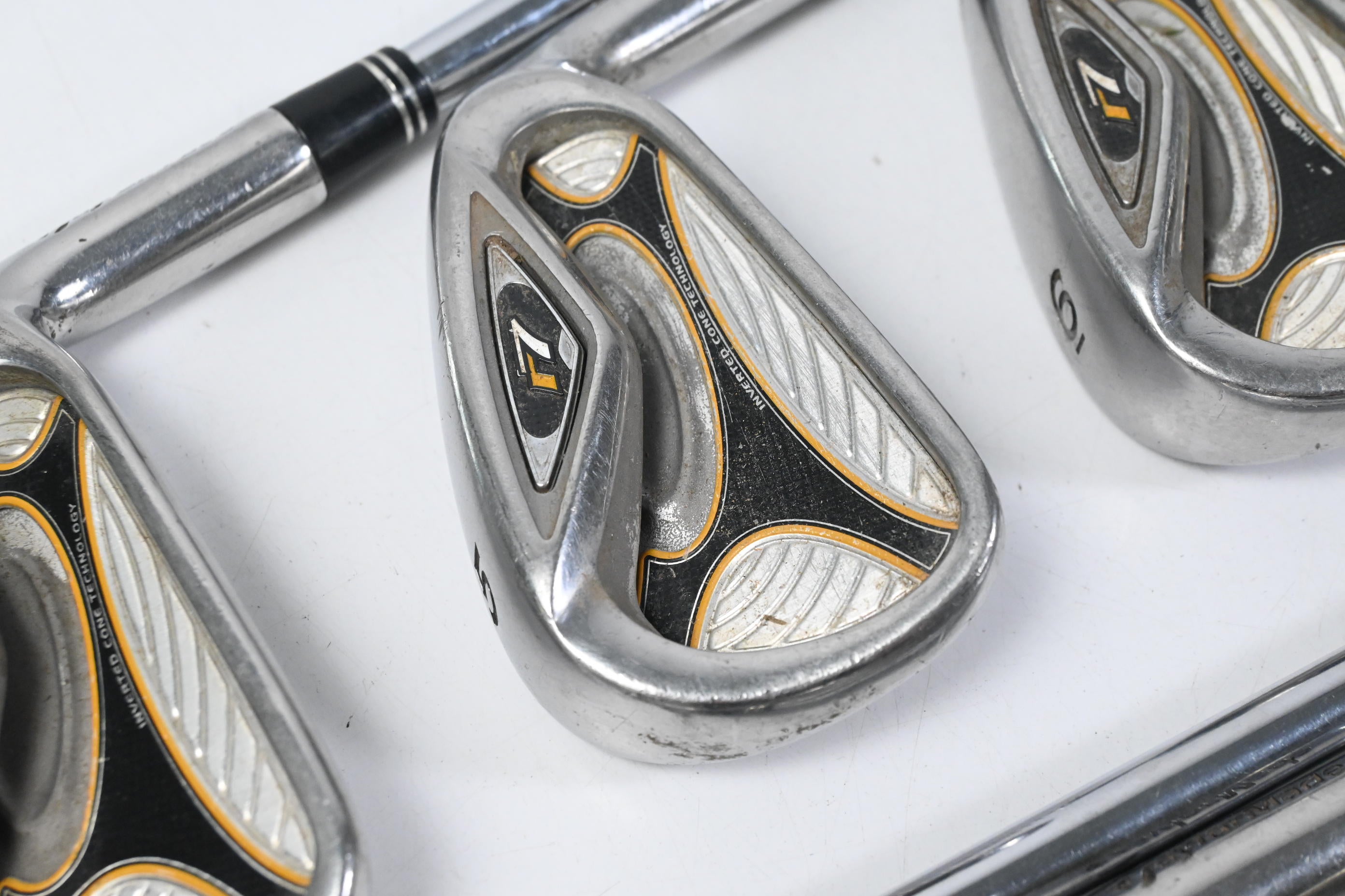 Taylormade R7 Irons / 4-PW+SW / Regular Flex T-Step 90 Shafts