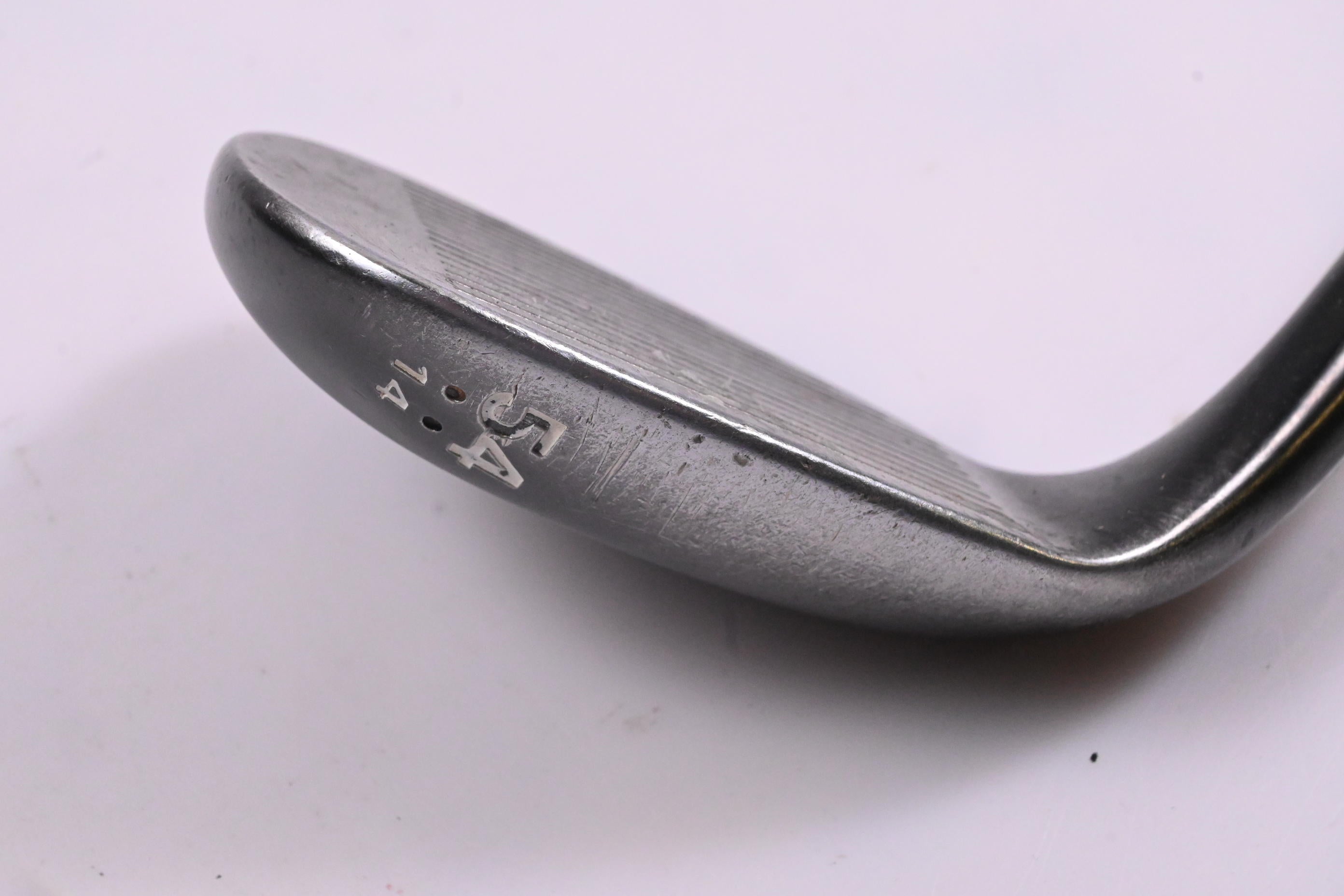 Cleveland 588 RTX Sand Wedge / 54 Degree / Wedge Flex Dynamic Gold Shaft