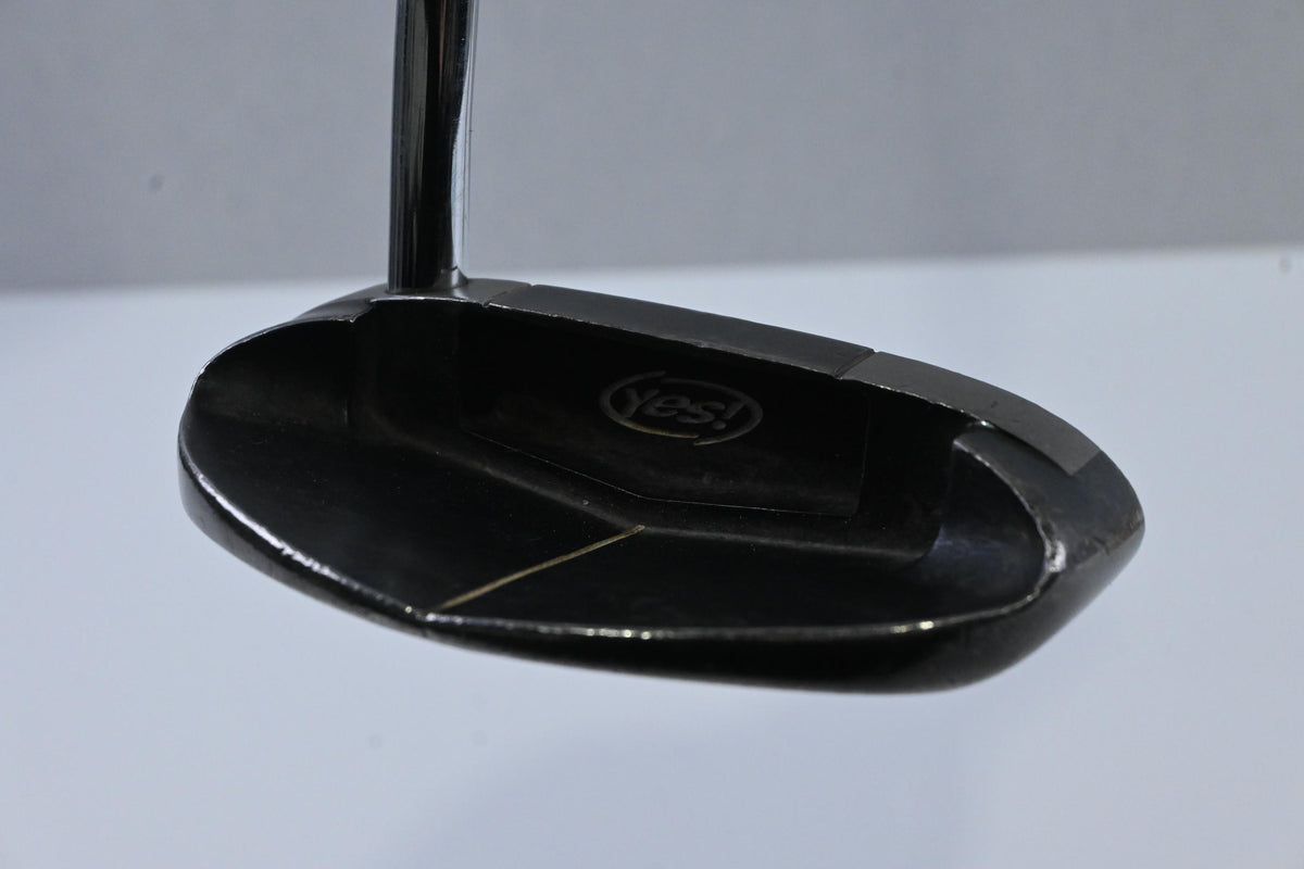 Yes! C-Groove Victoria II Putter / 34 Inch
