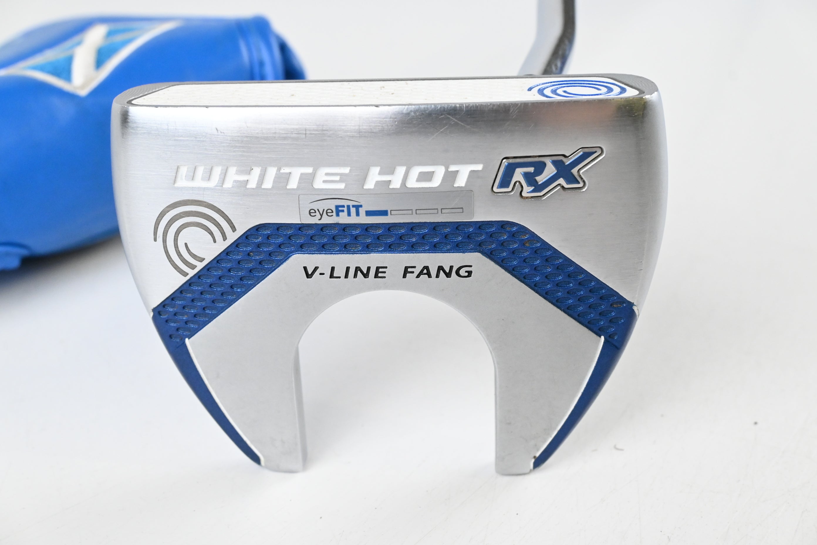Odyssey White Hot RX V-Line Fang Putter / 34 Inch