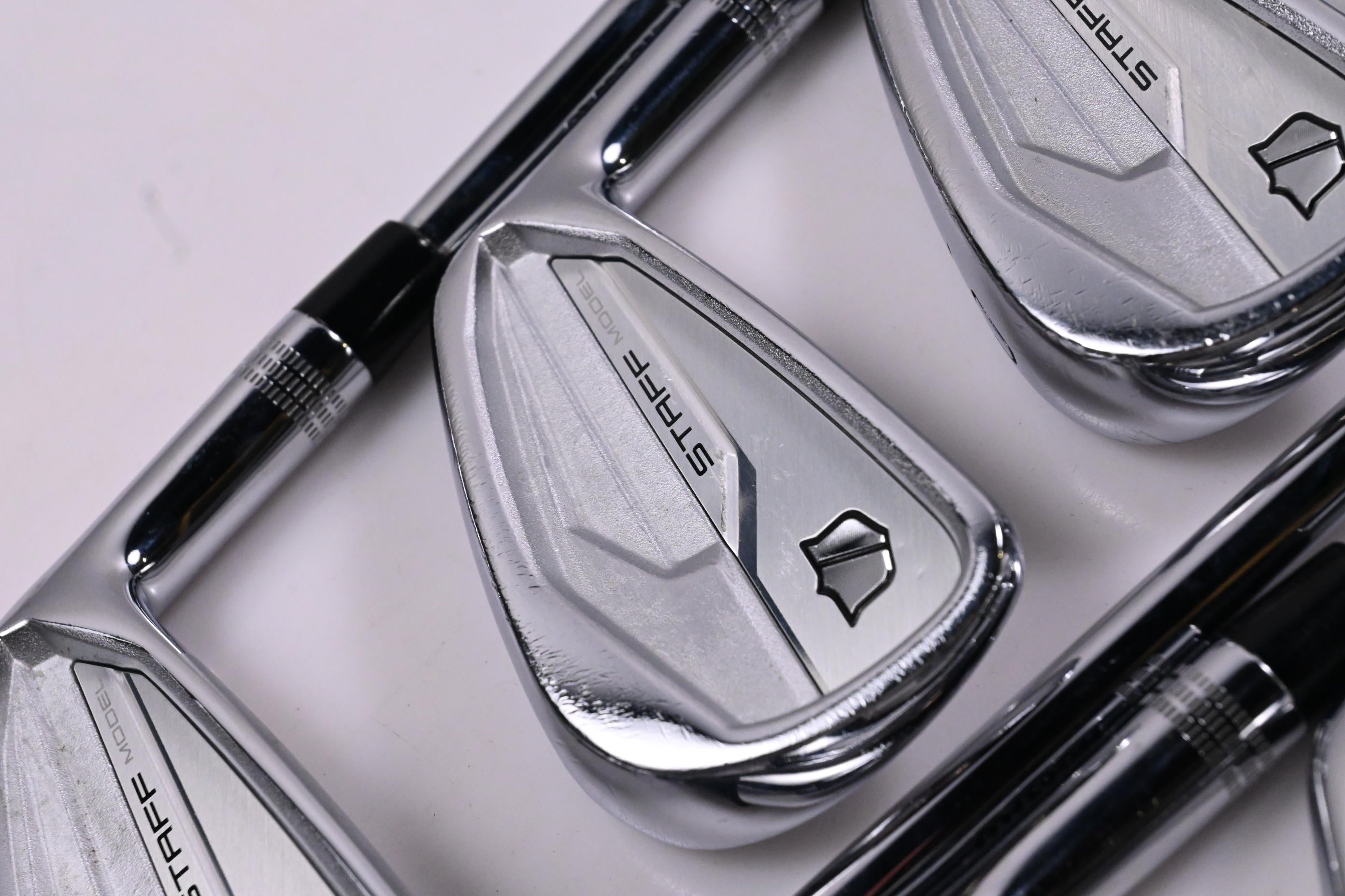 Wilson Staff Model 2024 CB Irons / 3-PW / X-Flex Dynamic Gold MID 115 Shafts