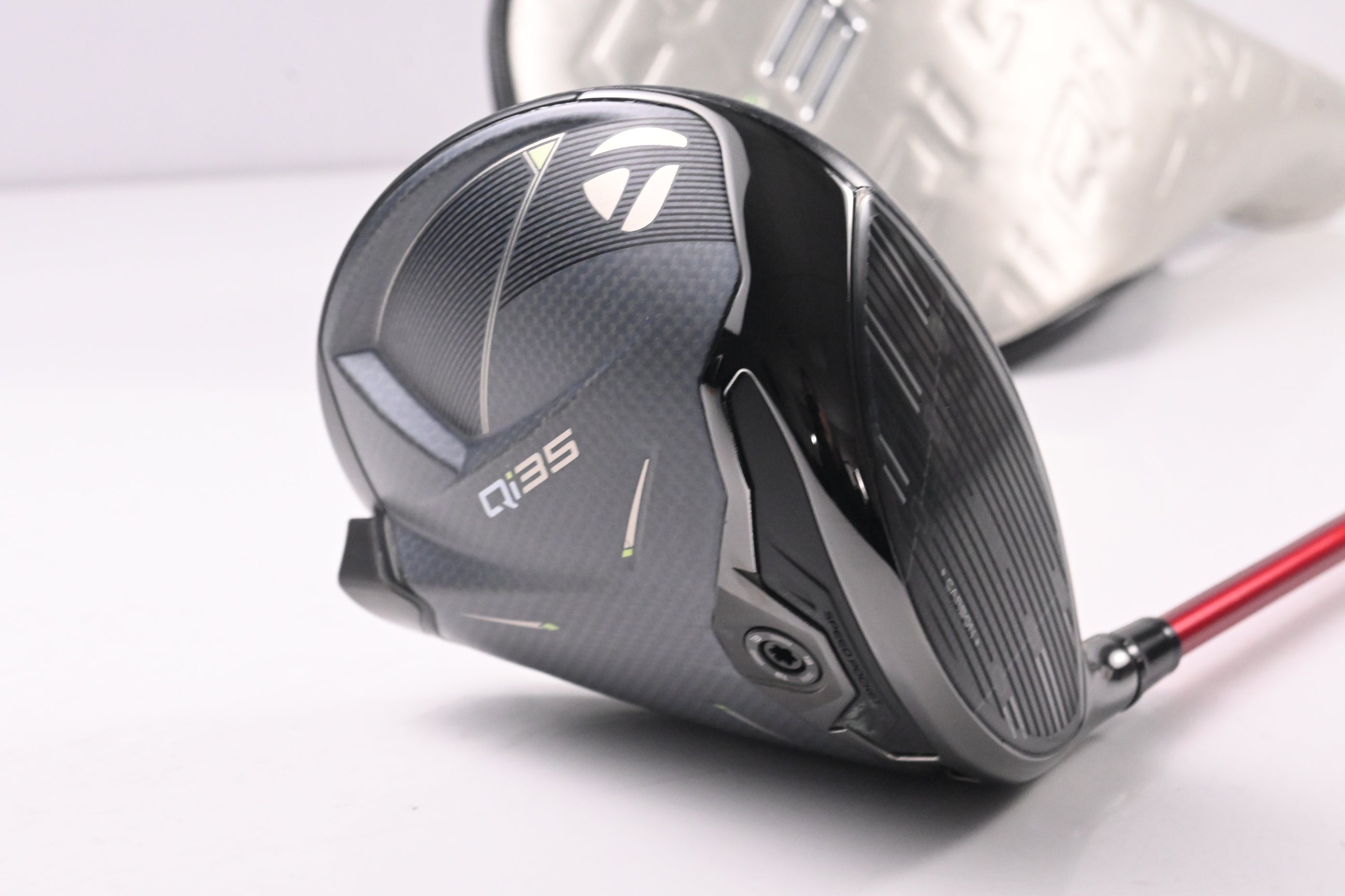 Taylormade Qi35 Driver / 10.5 Degree / Regular Flex Speeder NX 50 Shaft