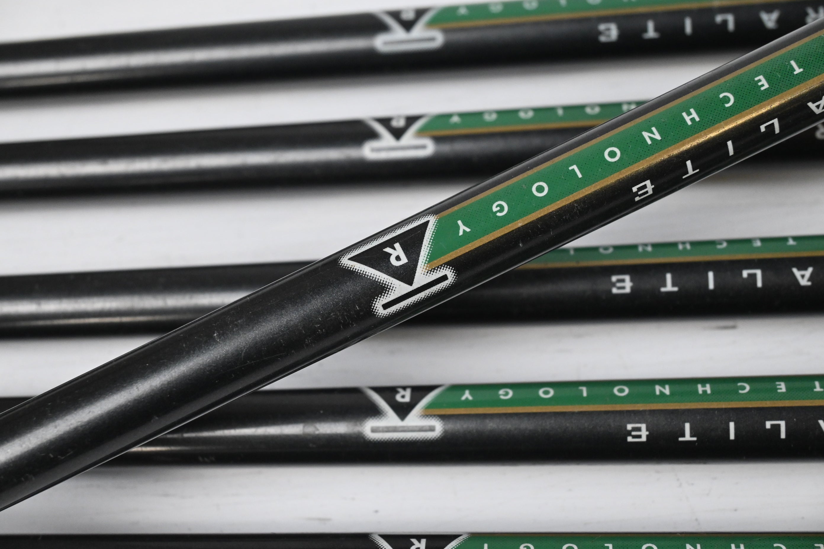 Titleist DCI 981 SL Irons / 4-9i / Regular Flex Titleist Ultralite Shafts