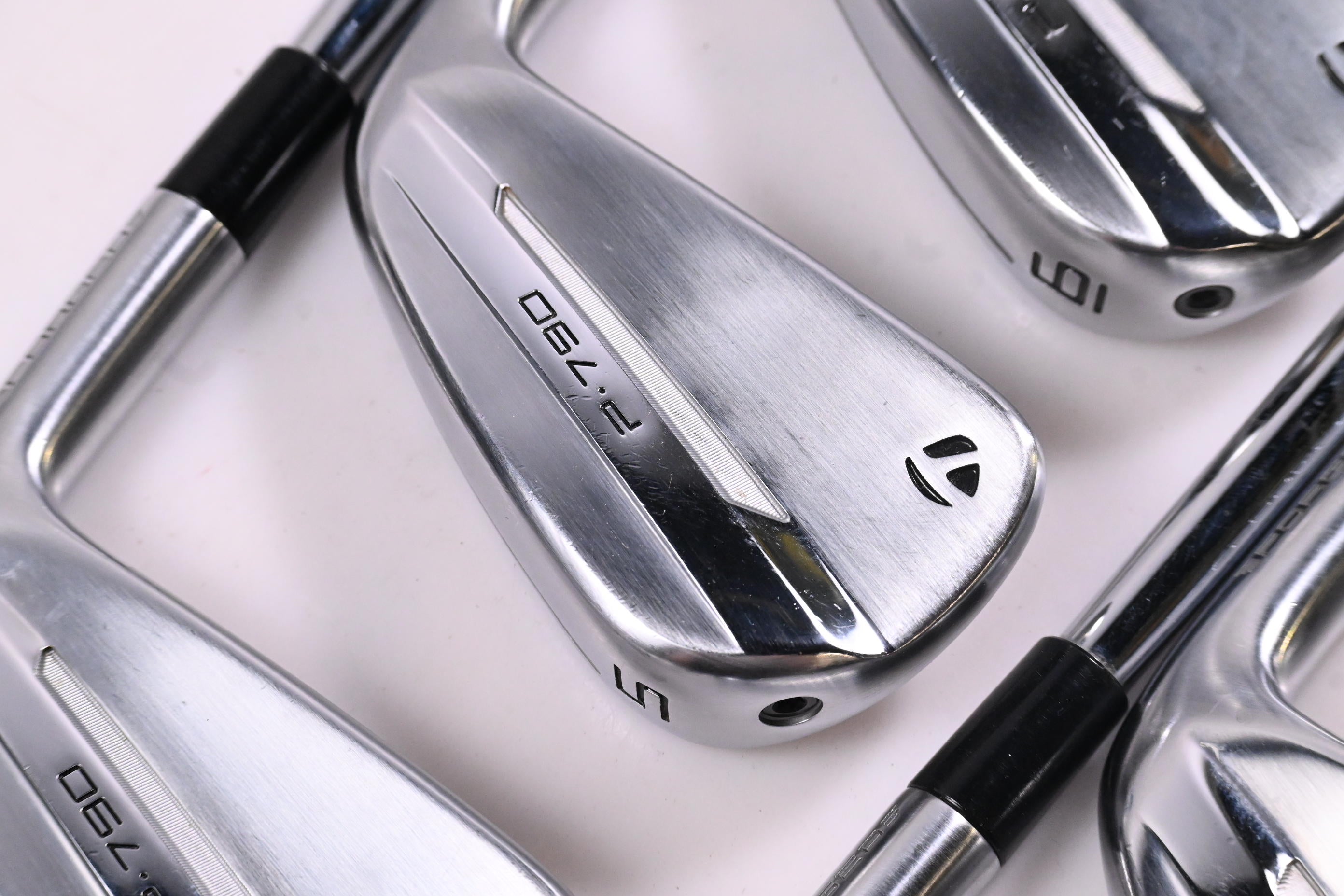 Taylormade P790 2025 Irons / 4-PW+GW / Regular Flex N.S.Pro Modus³ Tour 105