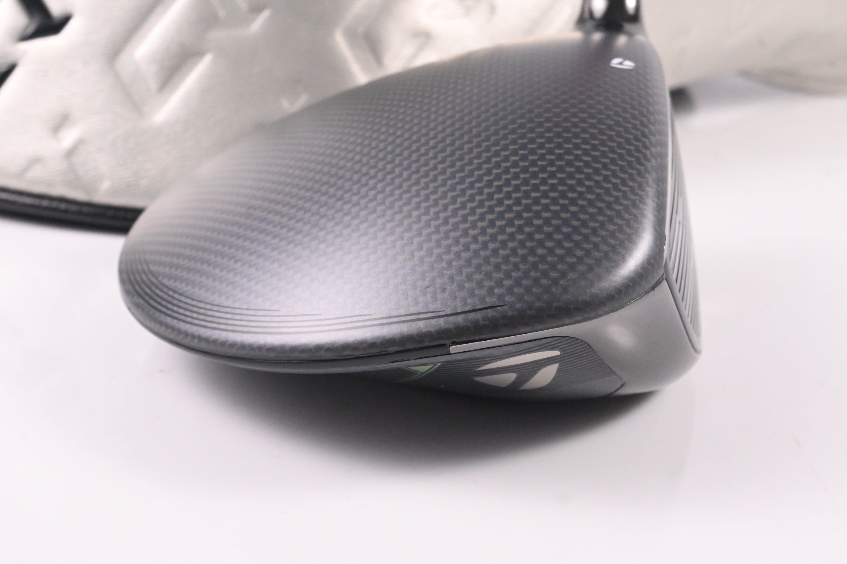 Taylormade Qi35 Driver / 10.5 Degree / Regular Flex Speeder NX 50 Shaft