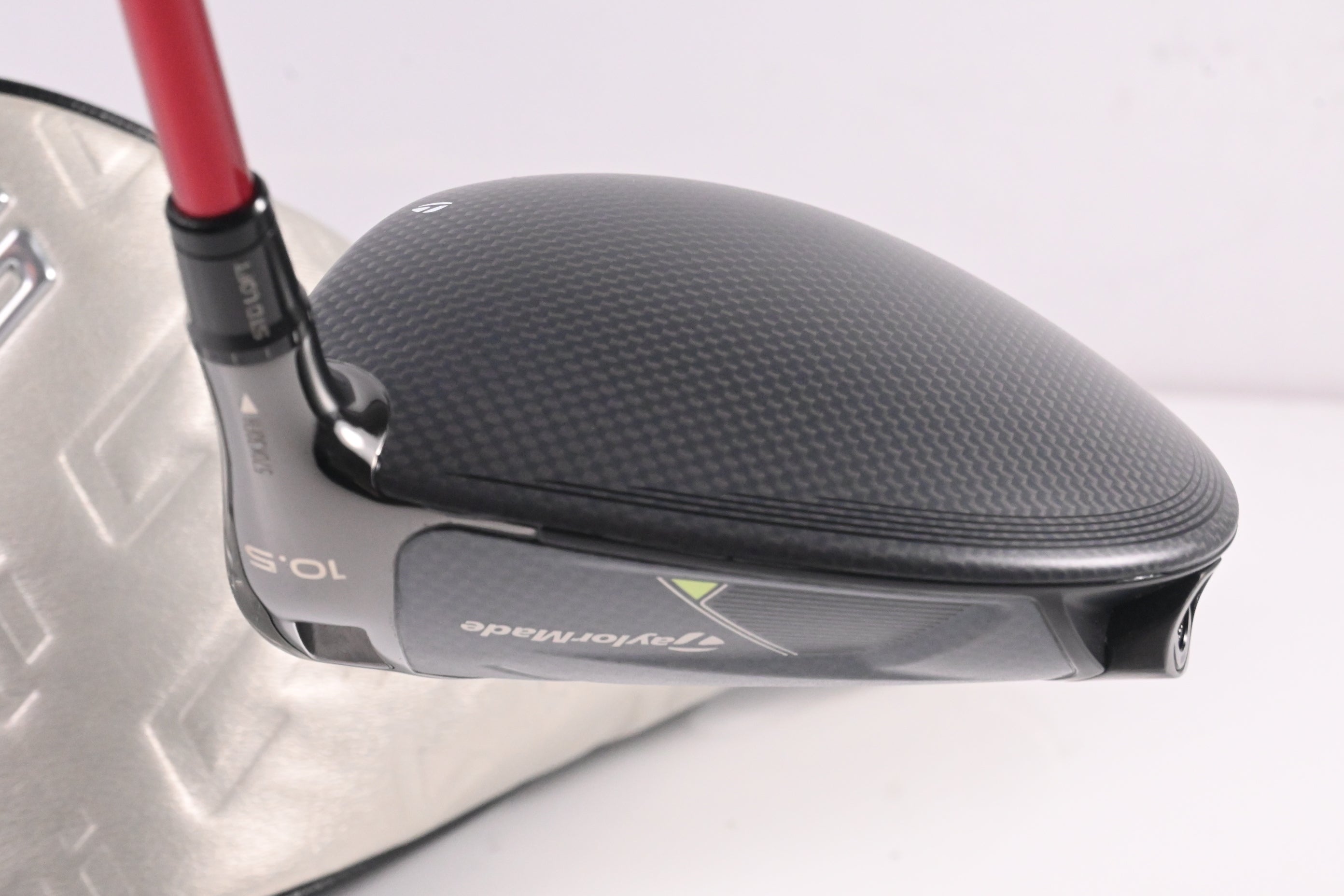 Taylormade Qi35 Driver / 10.5 Degree / Regular Flex Speeder NX 50 Shaft