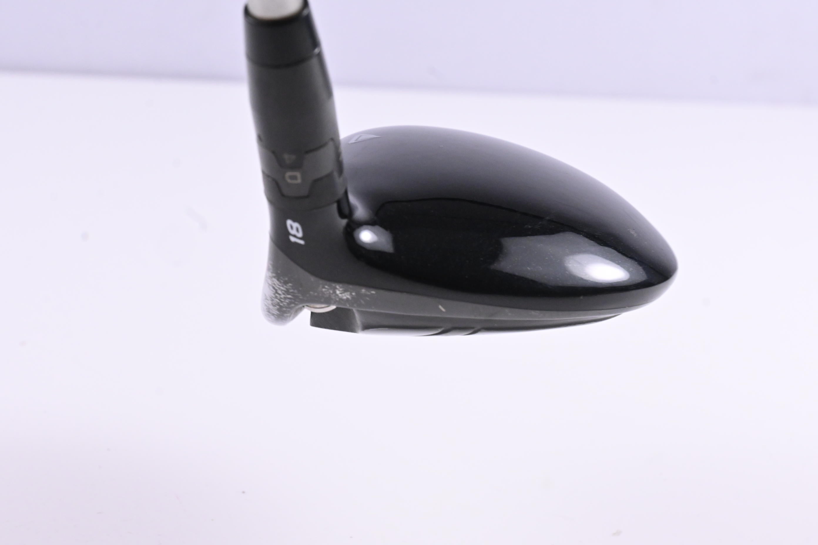Titleist 915 F #5 Wood / 18 Degree / Regular Flex Diamana Red M+ 60 Shaft