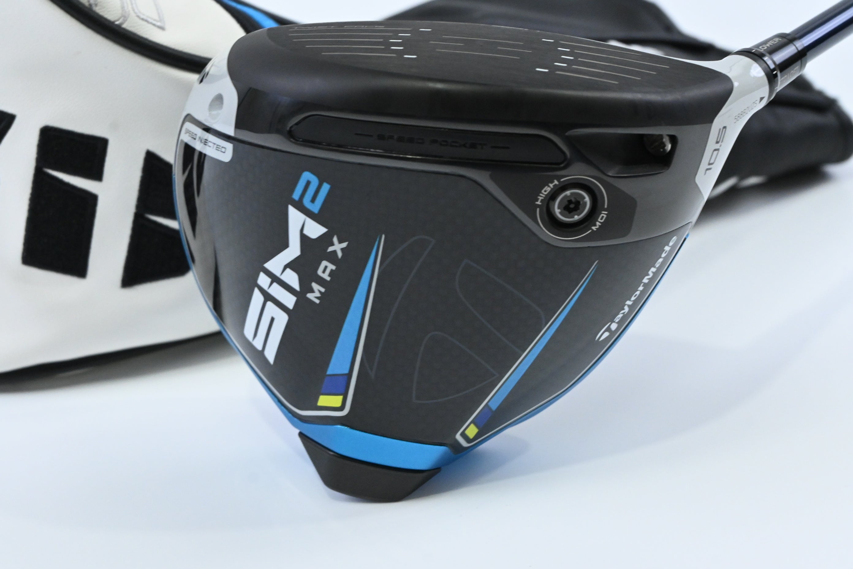Taylormade SIM2 Max Driver / 10.5 Degree / Stiff Flex Fujikura Ventus Blue 5