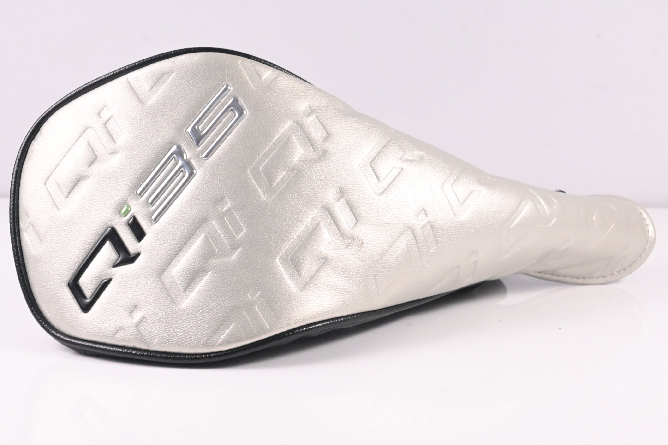 Taylormade Qi35 Driver / 10.5 Degree / Regular Flex Speeder NX 50 Shaft