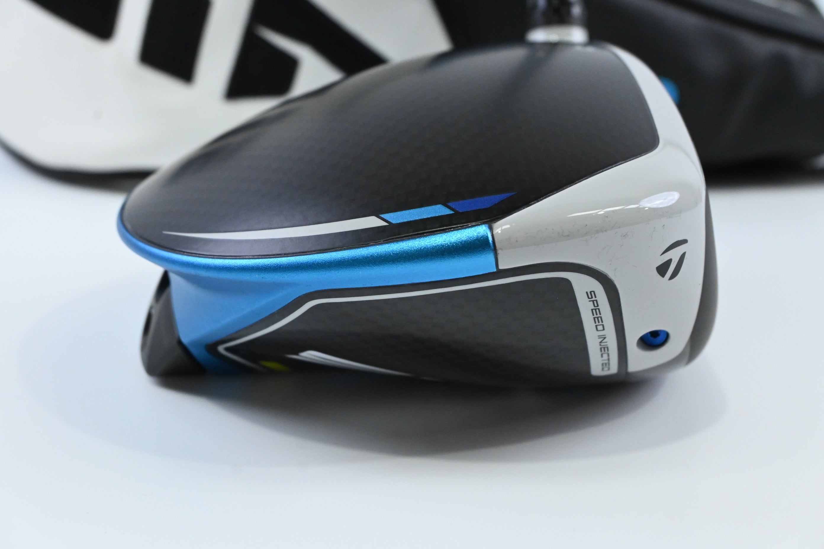 Taylormade SIM2 Max Driver / 10.5 Degree / Stiff Flex Fujikura Ventus Blue 5