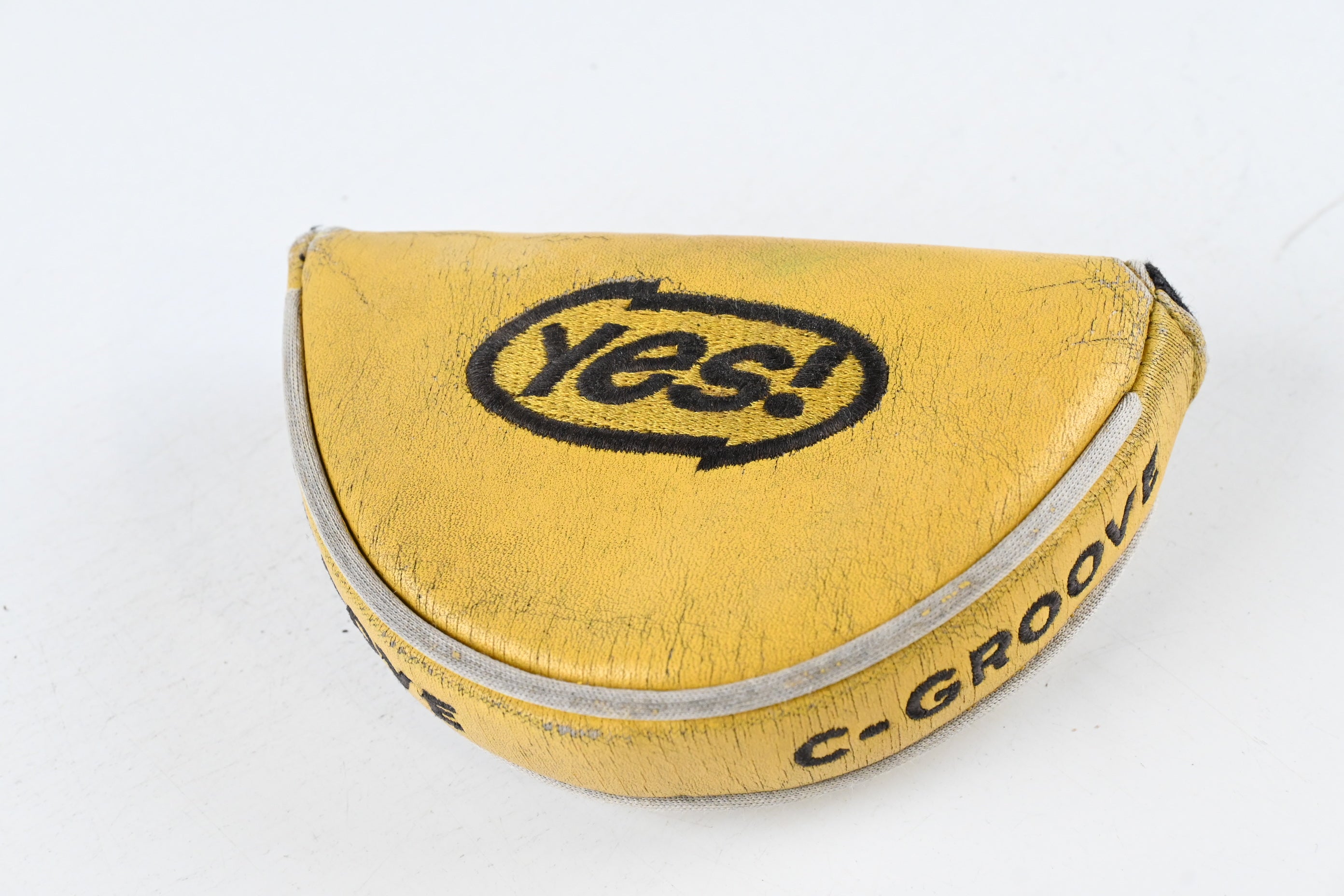 Yes! C-Groove Victoria Putter / 33 Inch