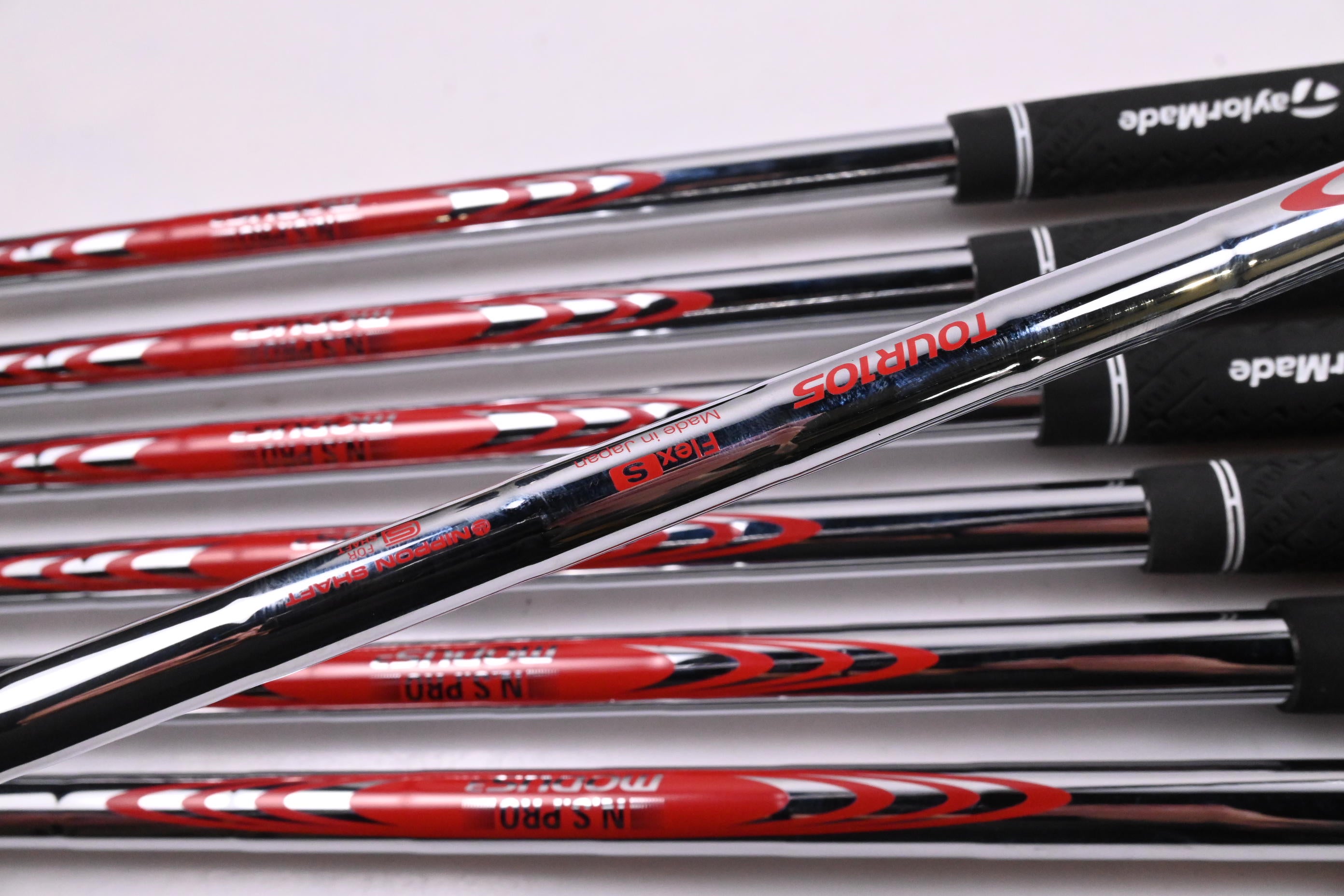 Taylormade P790 2025 Irons / 4-PW / Stiff Flex NS Pro Modus 3 Tour 105 Shafts