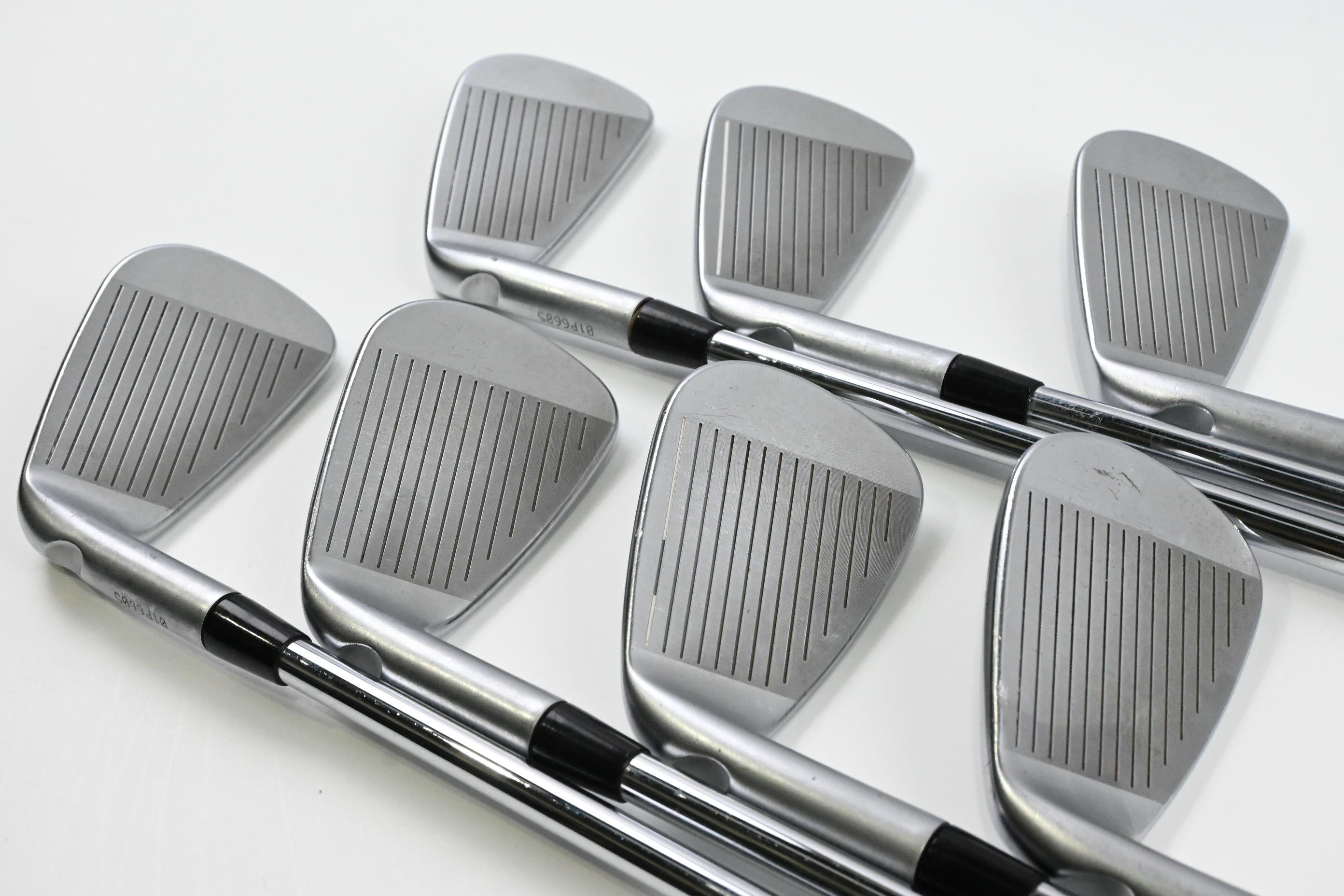 Ping iBlade Irons / 4-PW / White Dot / Regular Flex Ping CFS Distance Shafts