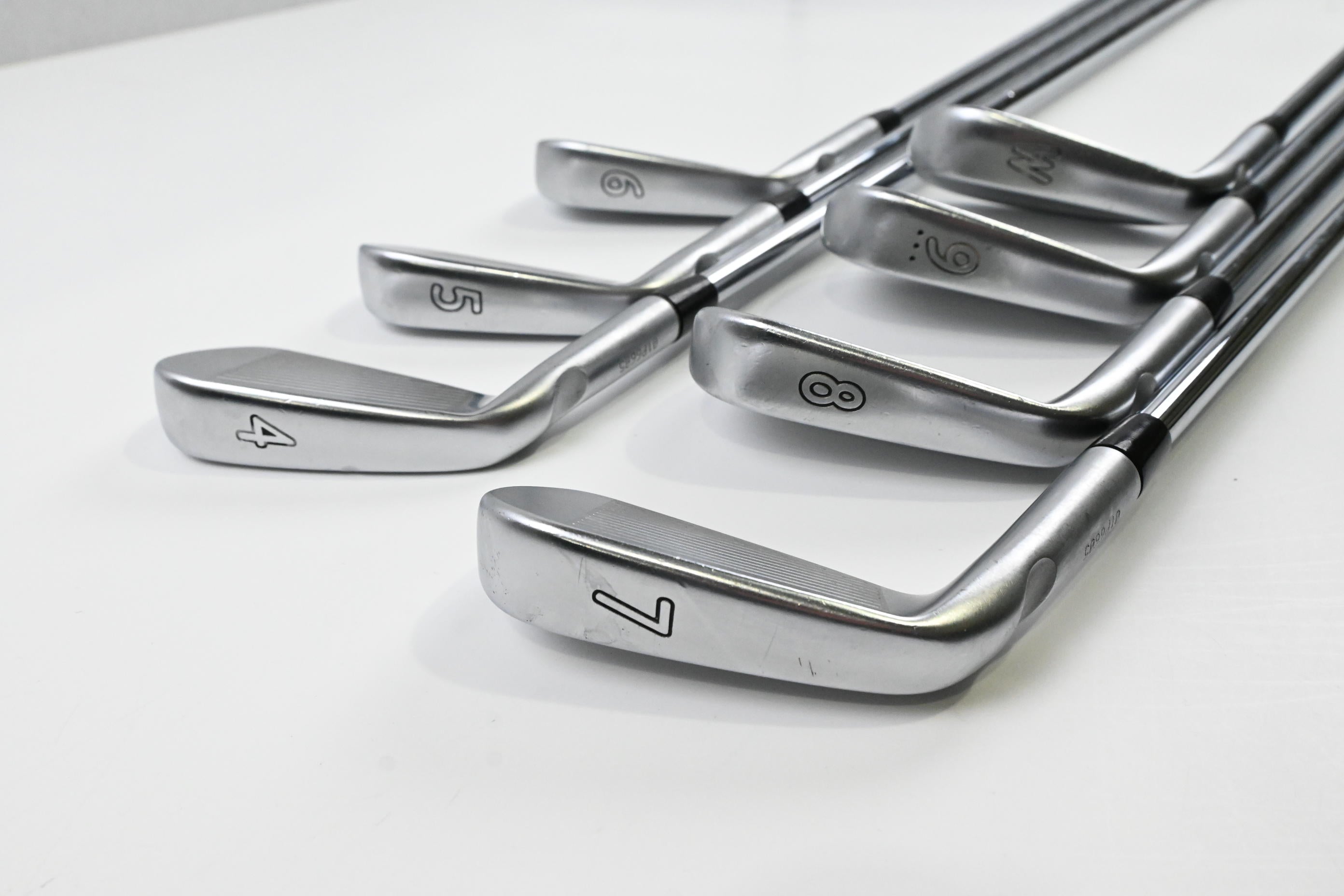 Ping iBlade Irons / 4-PW / White Dot / Regular Flex Ping CFS Distance Shafts