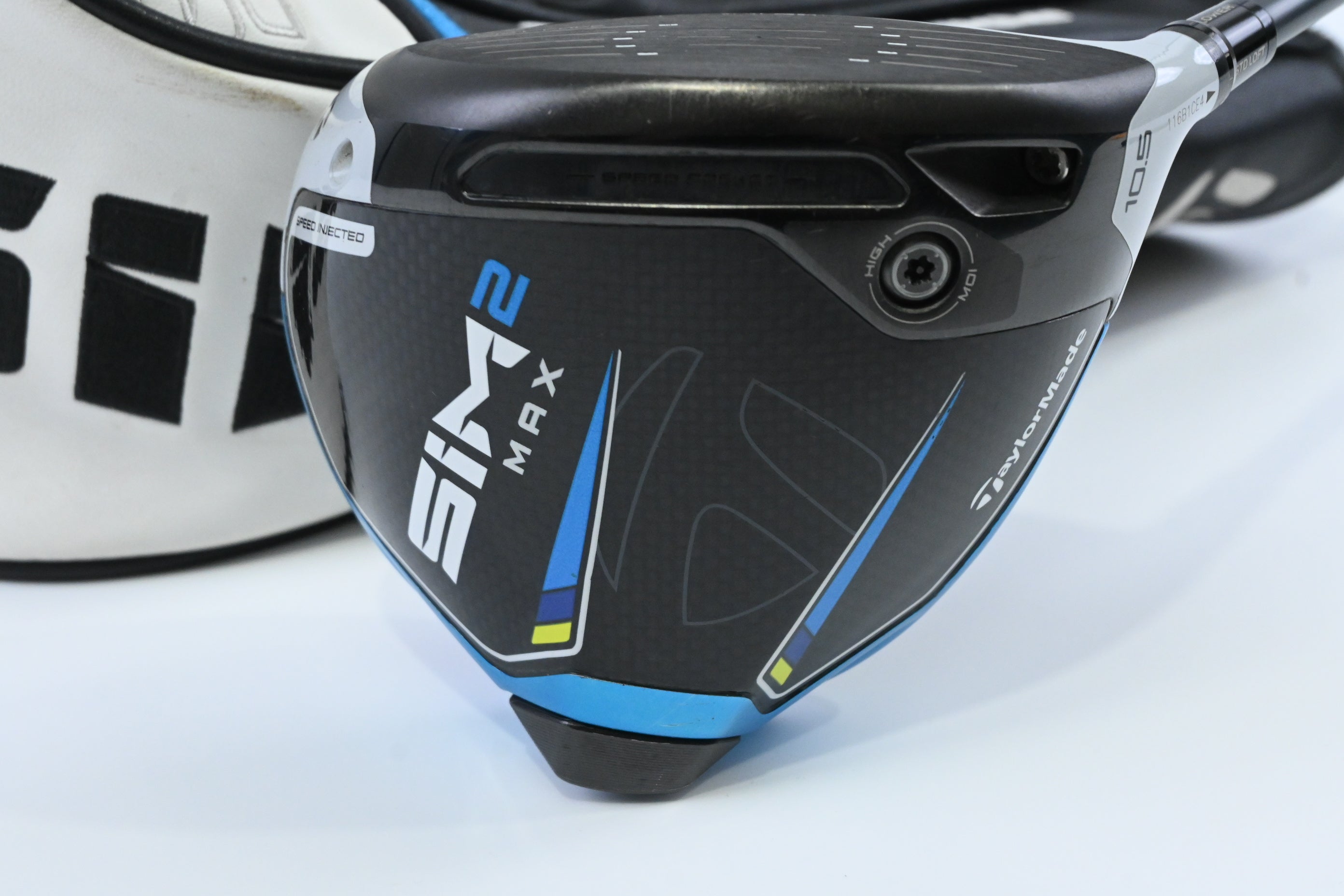Taylormade SIM2 Max Driver / 10.5 Degree / X-Flex HZRDUS Smoke Yellow 60 Shaft